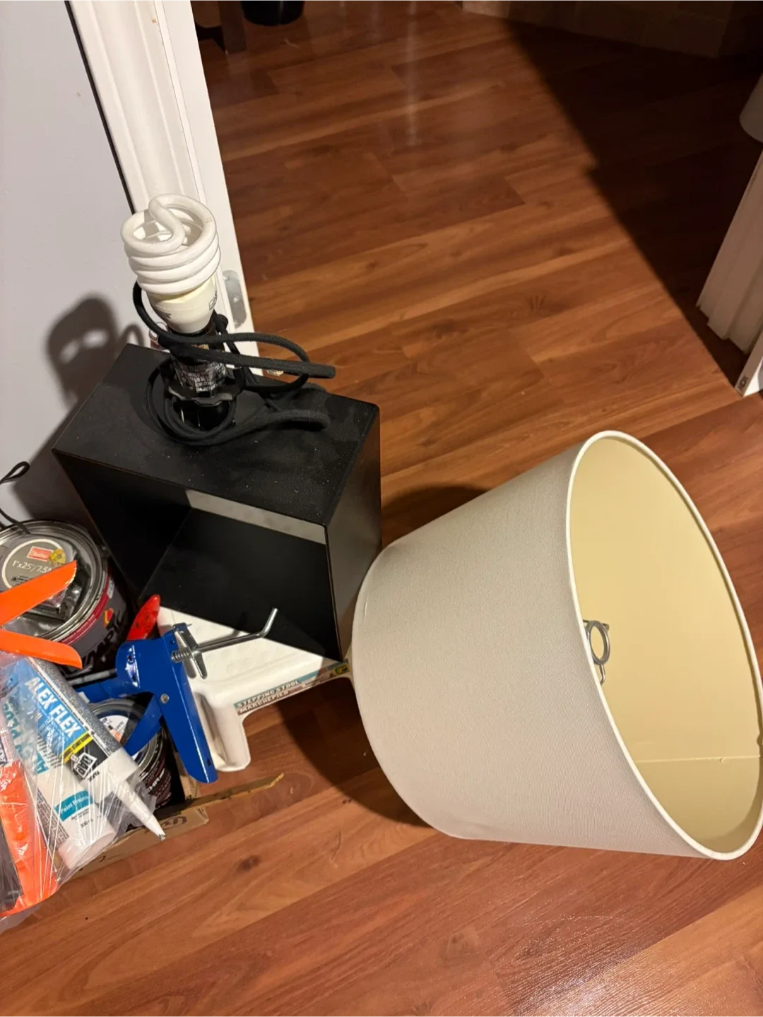 Table Lamp with Shade image indicator(2)