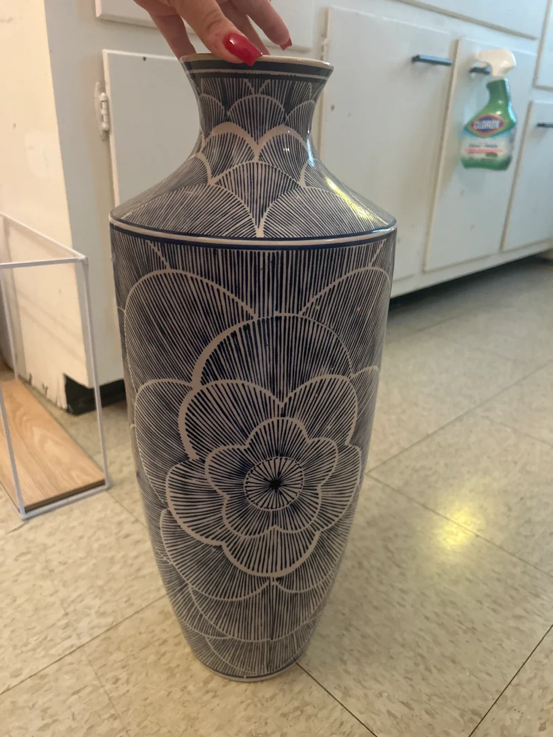 Blue & White Decorative Vase image indicator(2)