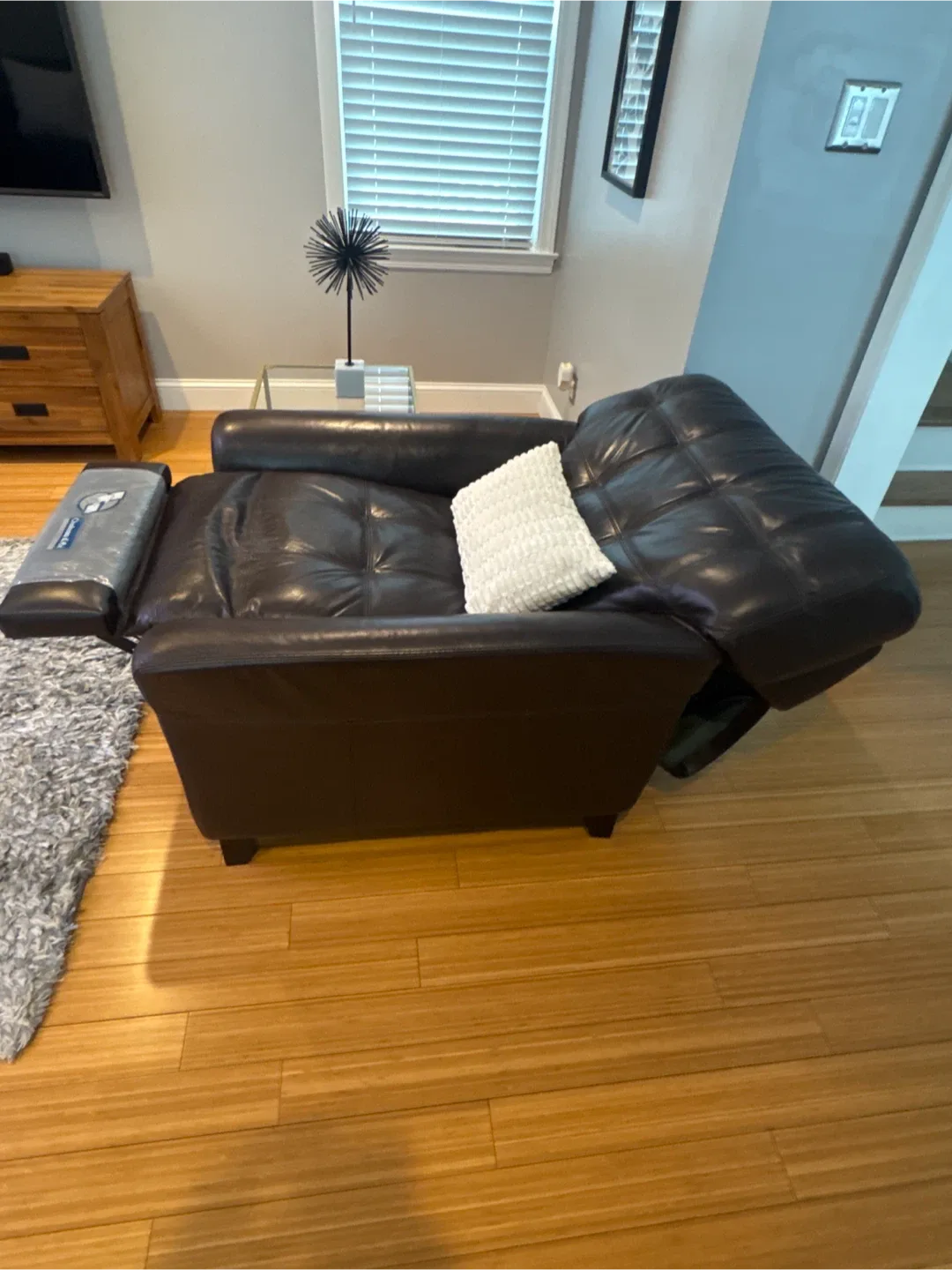 Leather Sofa and Recliner Set - Dark Brown image indicator(4)