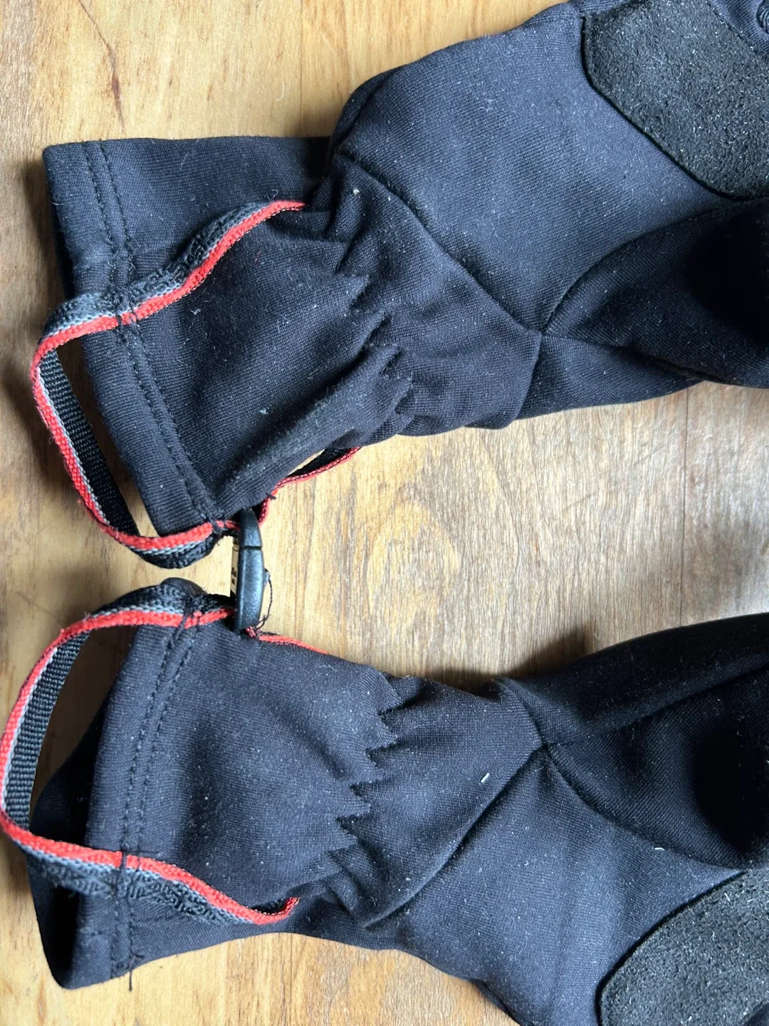 $4 Forclaz Adult women Touchscreen Stretch Gloves image indicator(4)