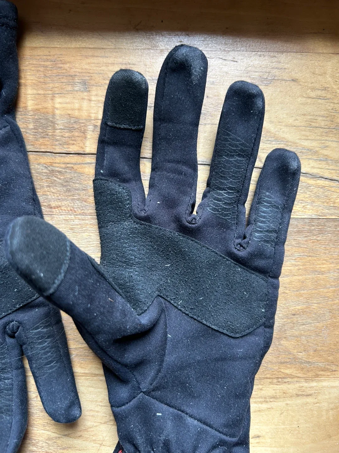 $4 Forclaz Adult women Touchscreen Stretch Gloves image indicator(3)