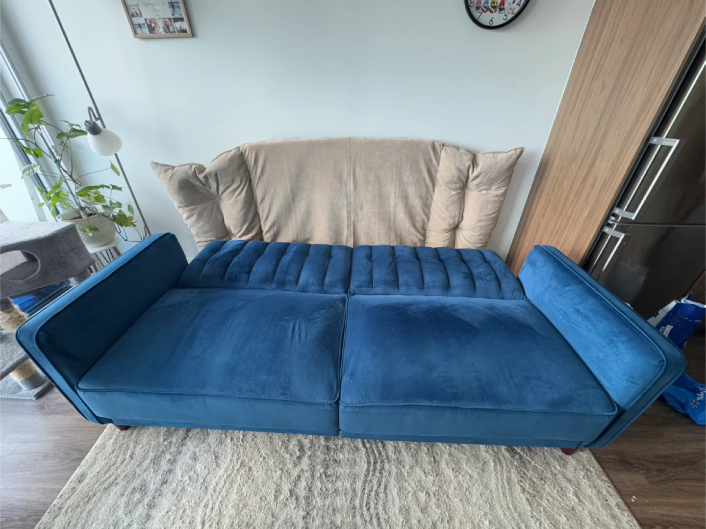 Blue Velvet convertible Sofa - photo 3