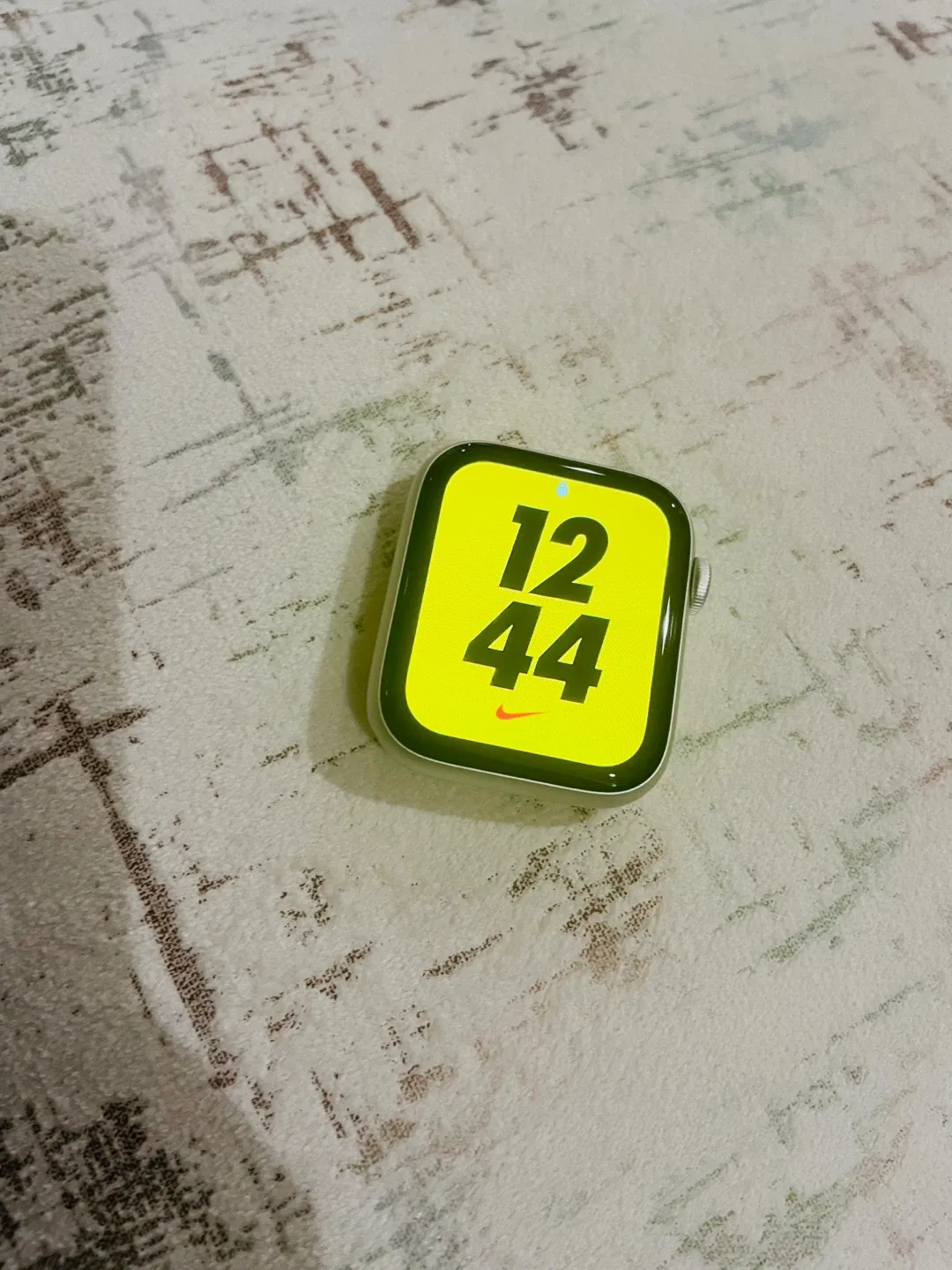 Apple Watch SE2 GPS 44 mm Aluminum Starlight image indicator(3)