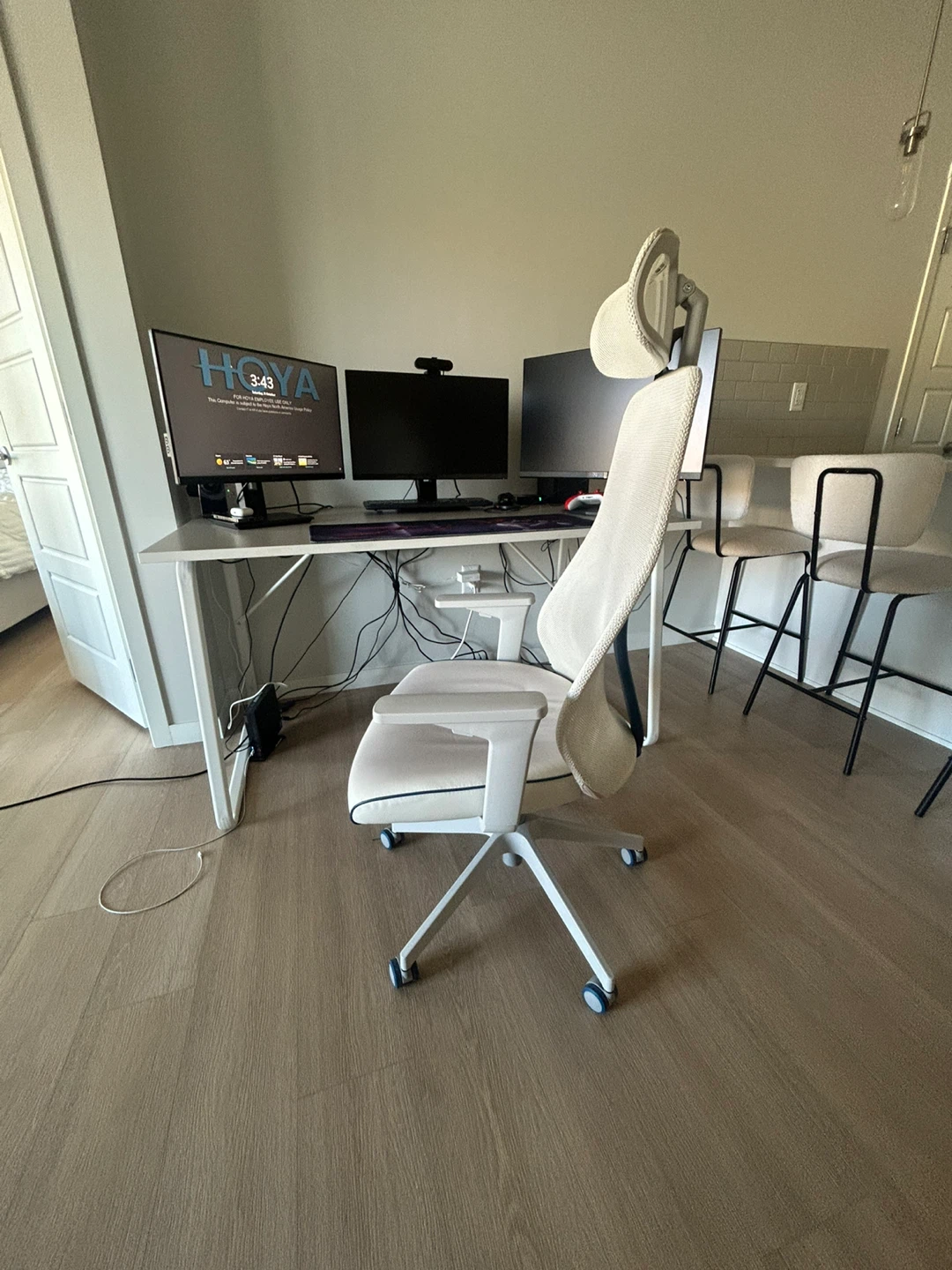 MOVE OUT SALE - gaming chair - photo 2