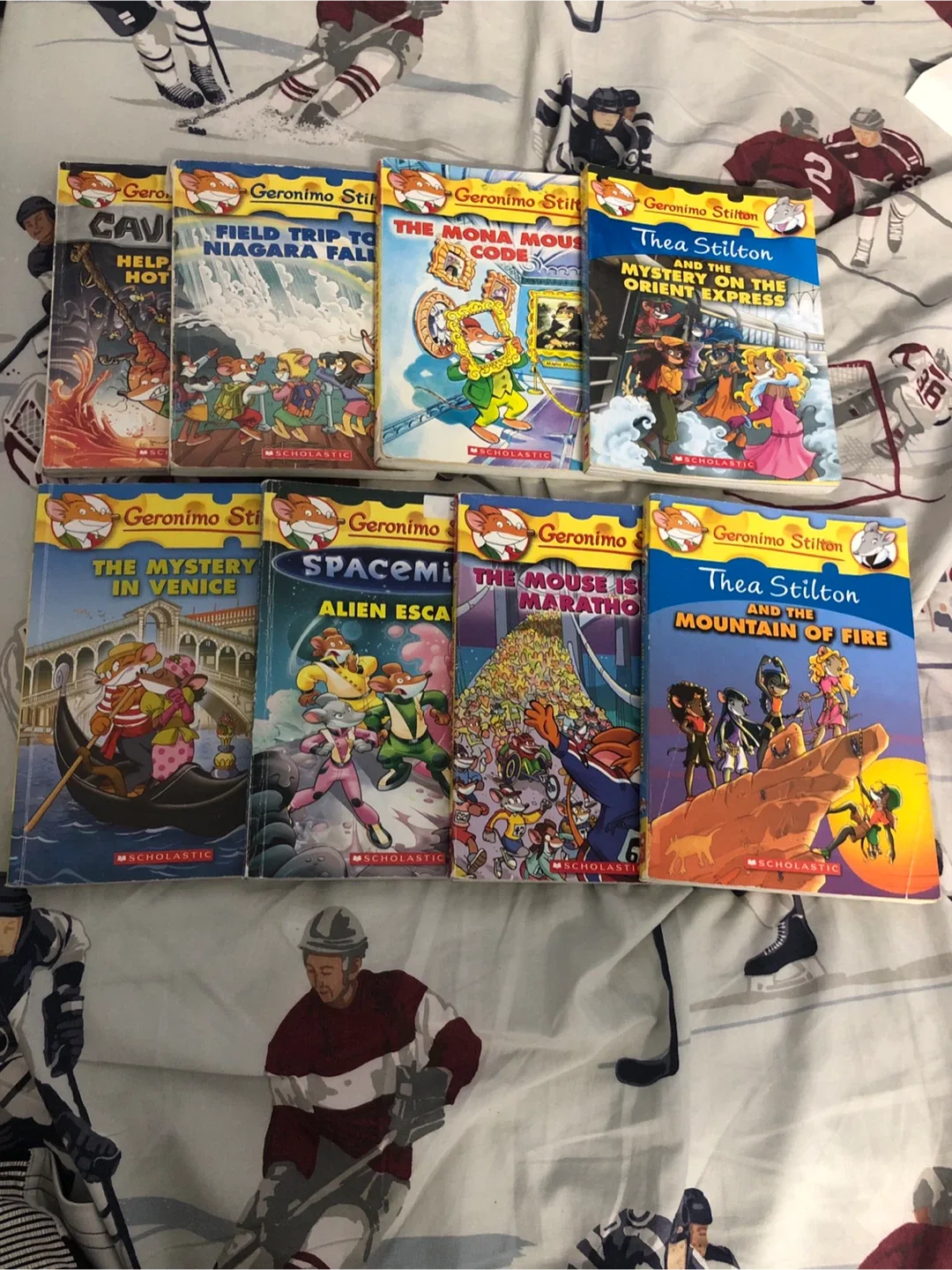 Geronimo Stilton & Thea Stilton Book Collection image indicator(2)