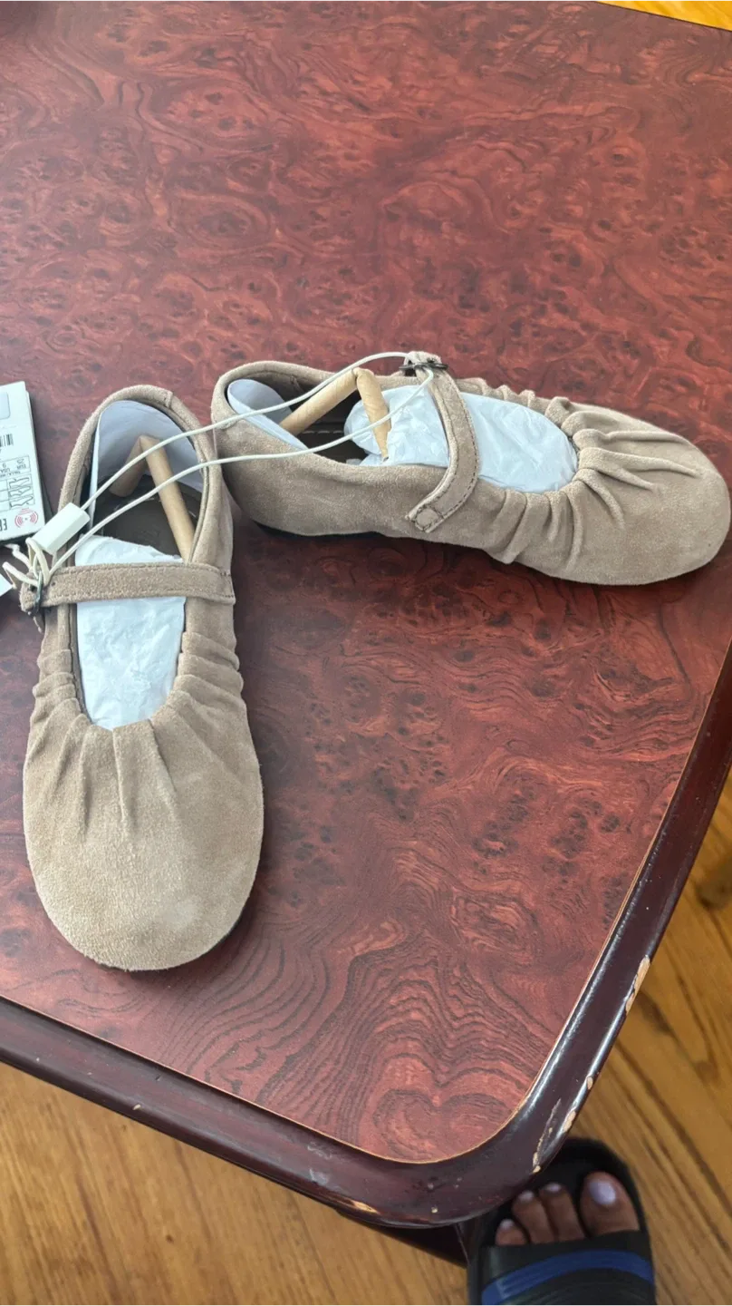 Zara Timeless Girls Shoes - Size 25 (US 9) thumbnail