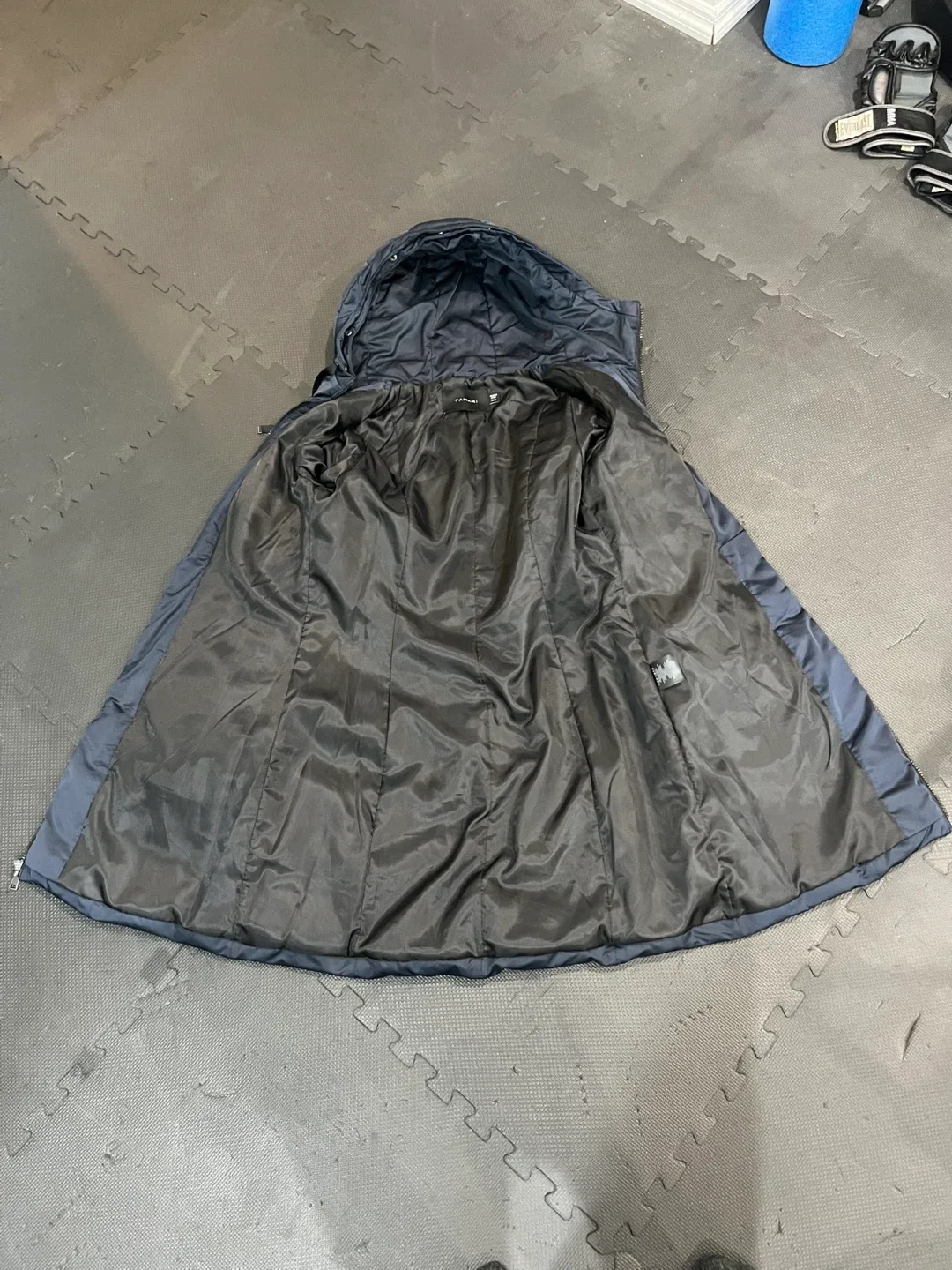 Tahari Navy Blue Puffer Coat M/M image indicator(3)