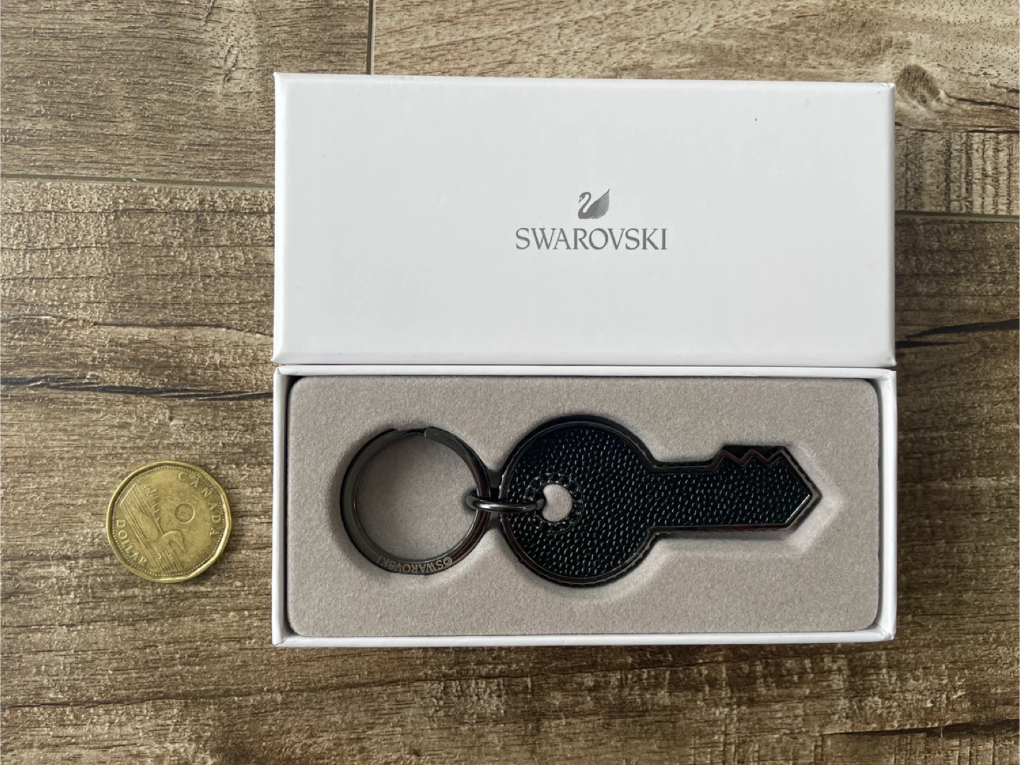 BRAND NEW 🥕 Swarovski Black Leather Keyring - photo 2