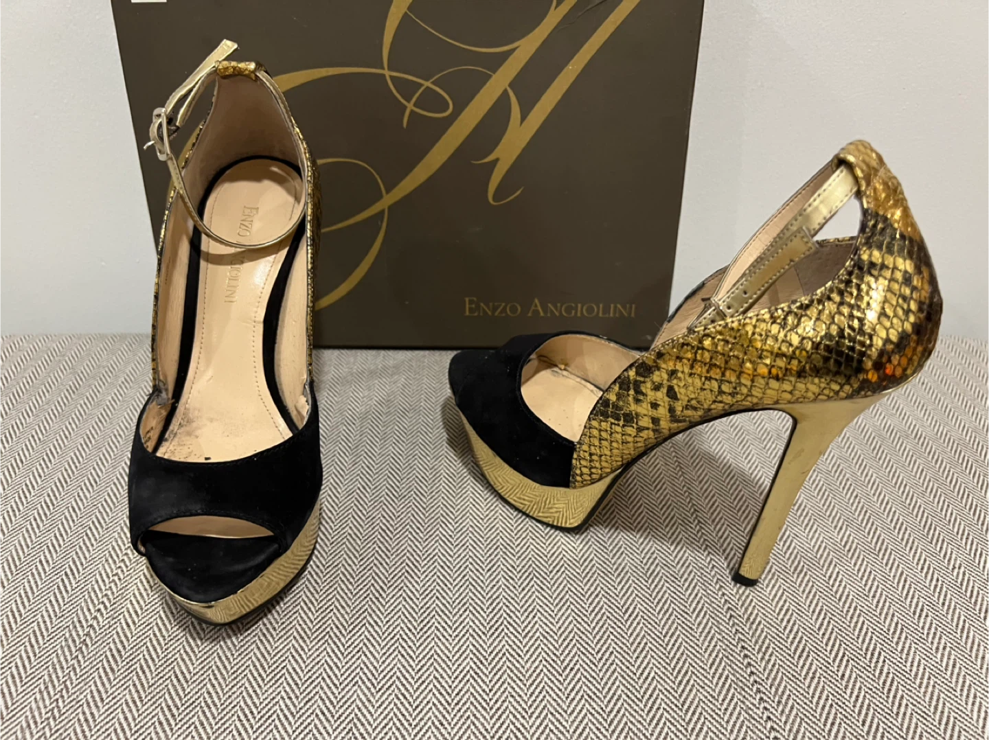 Enzo Angiolini Black & Gold Heels