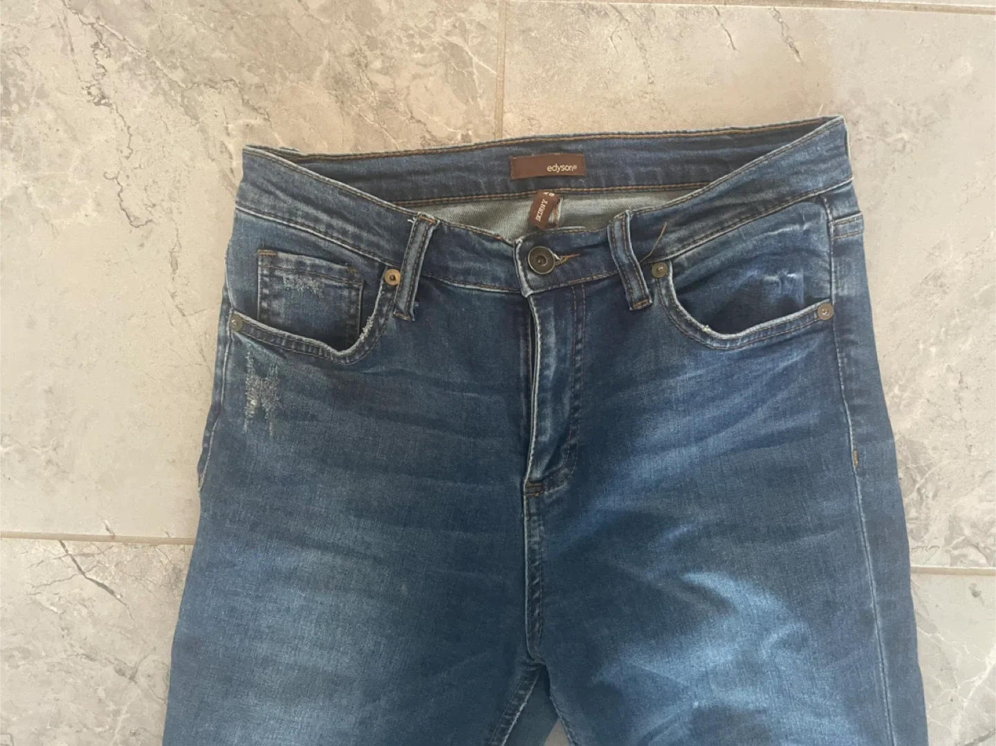 edyson distressed Jeans - Size 28 image indicator(3)