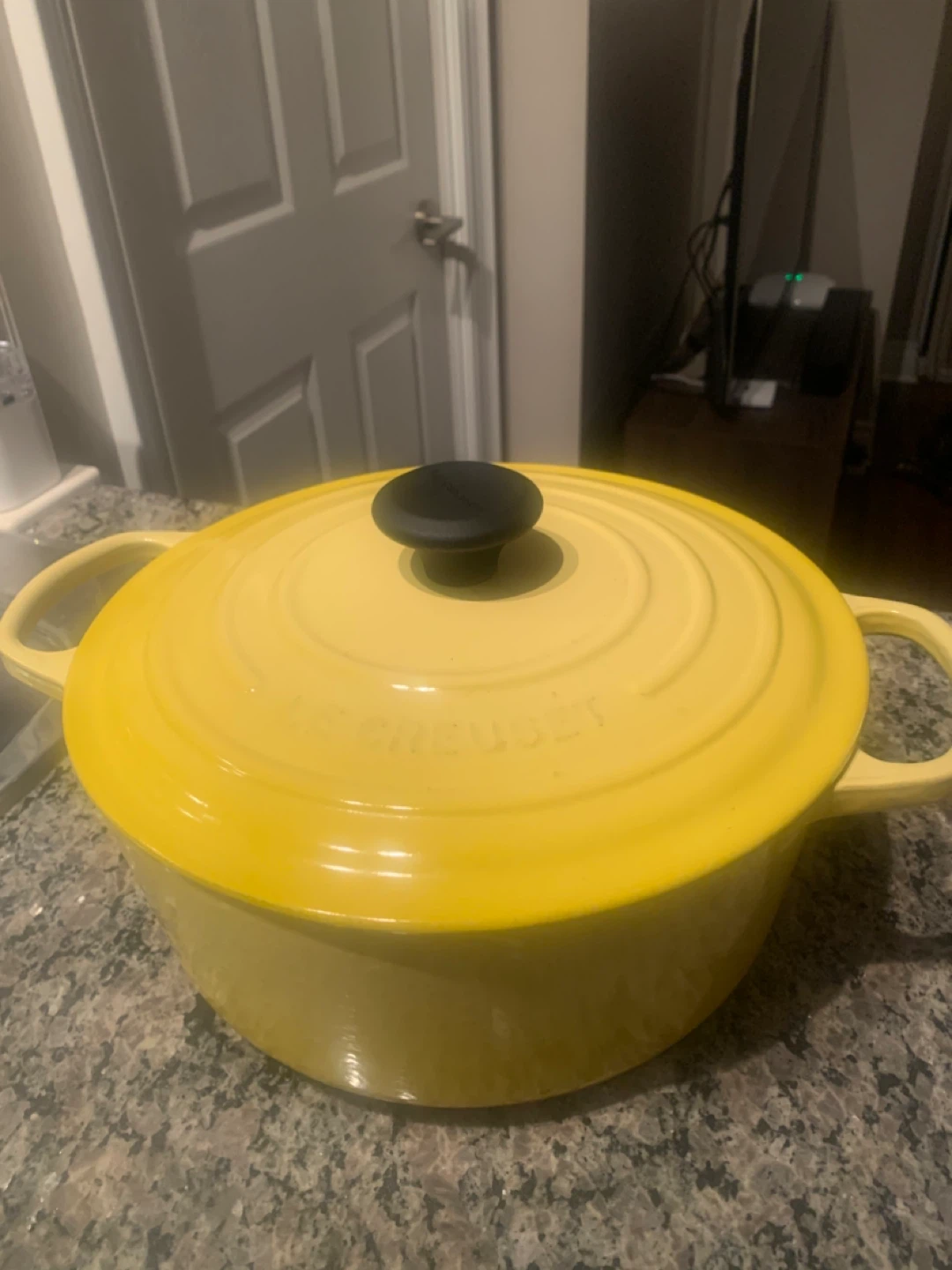 Le Creuset Dutch Oven - Yellow - Size 26