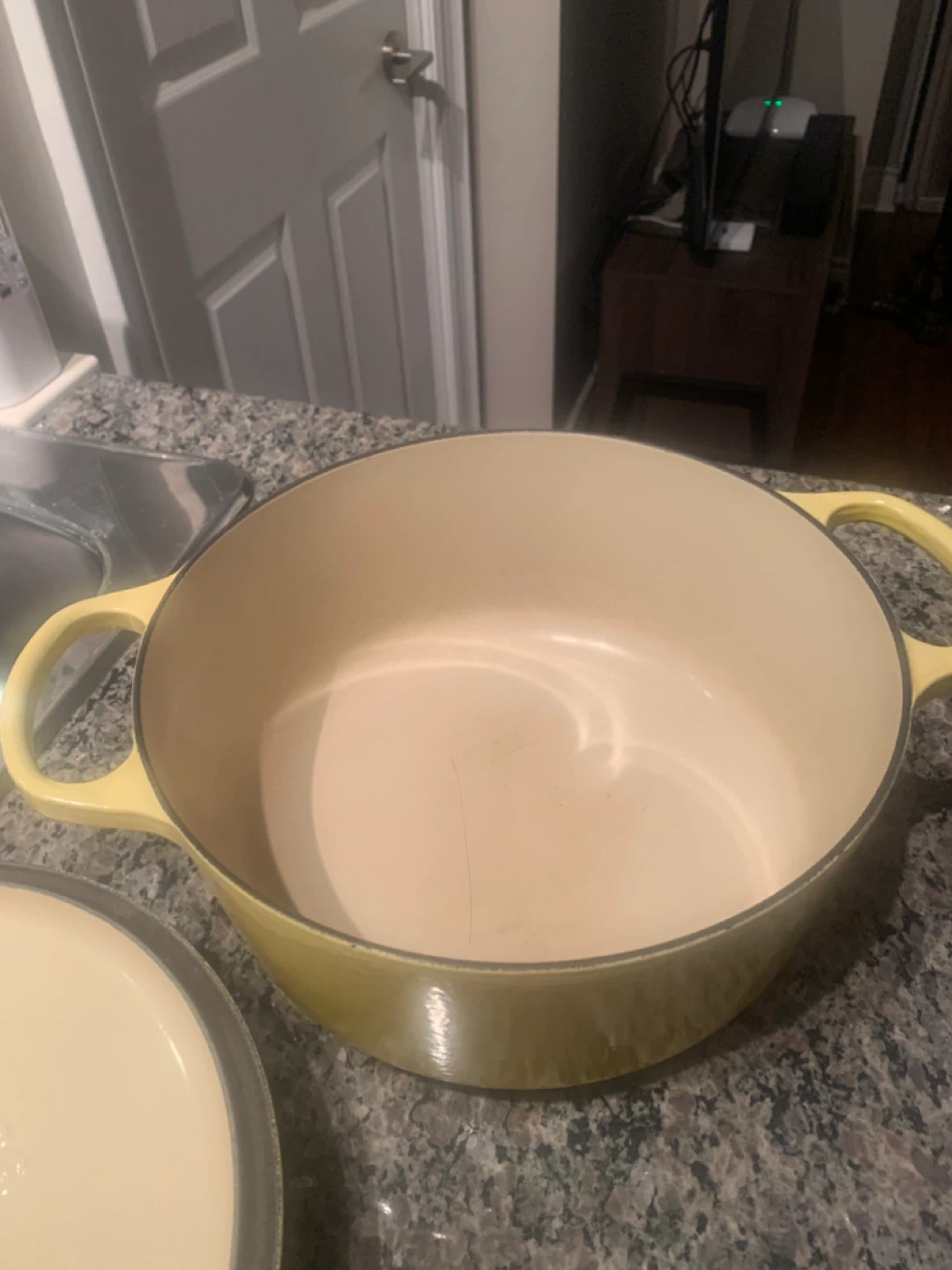 Le Creuset Dutch Oven - Yellow - Size 26 - photo 2