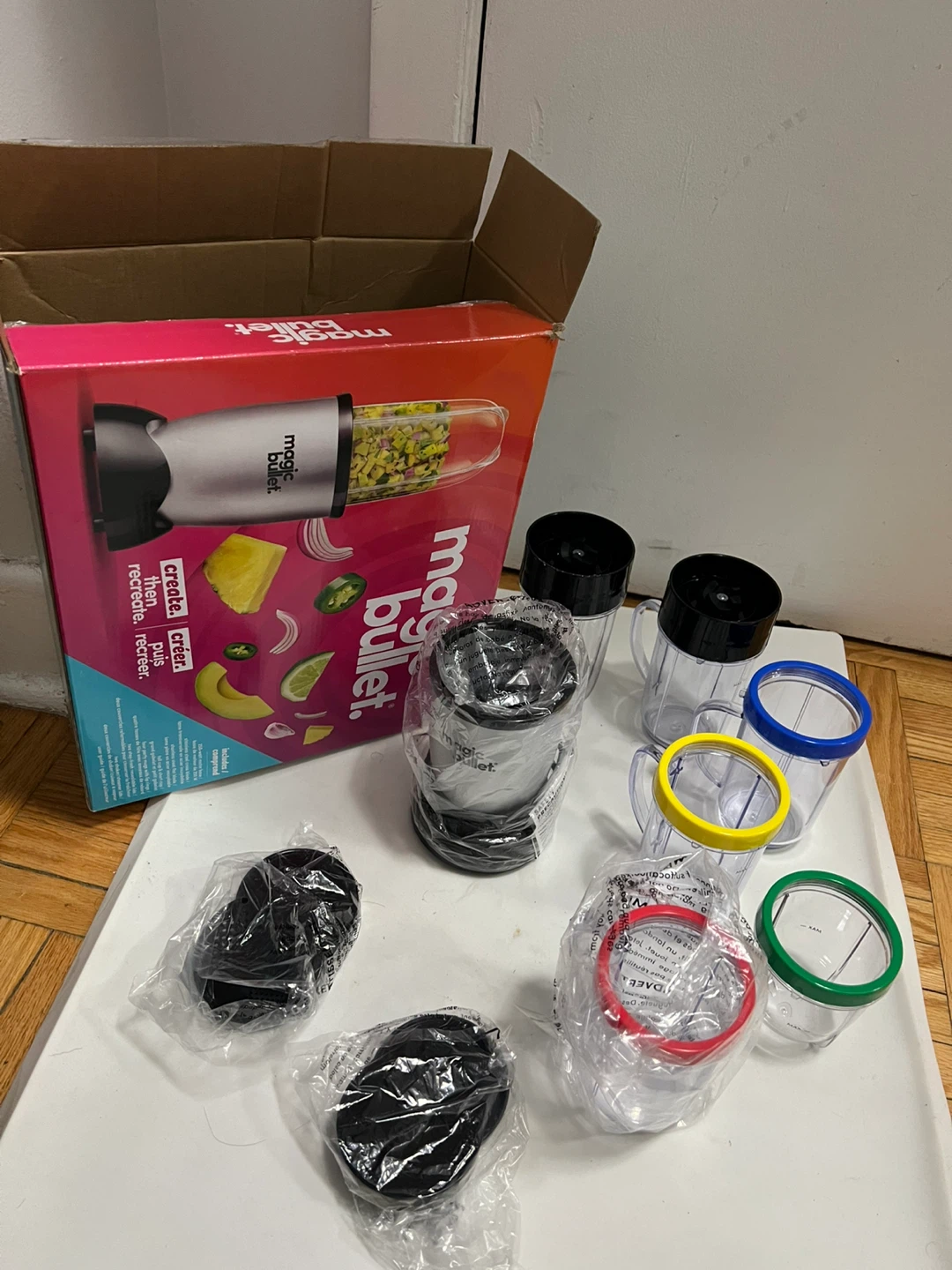Brand New, Magic Bullet Blender Set with Box (Juicer)