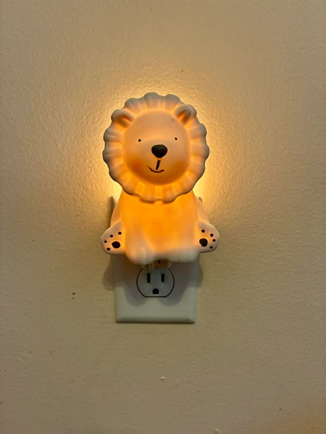 Ceramic white Lion Nightlight thumbnail