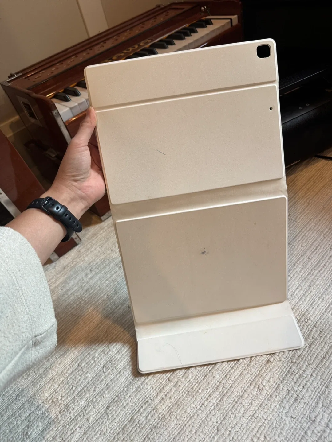 iPad Folio - White (older generation) image indicator(3)