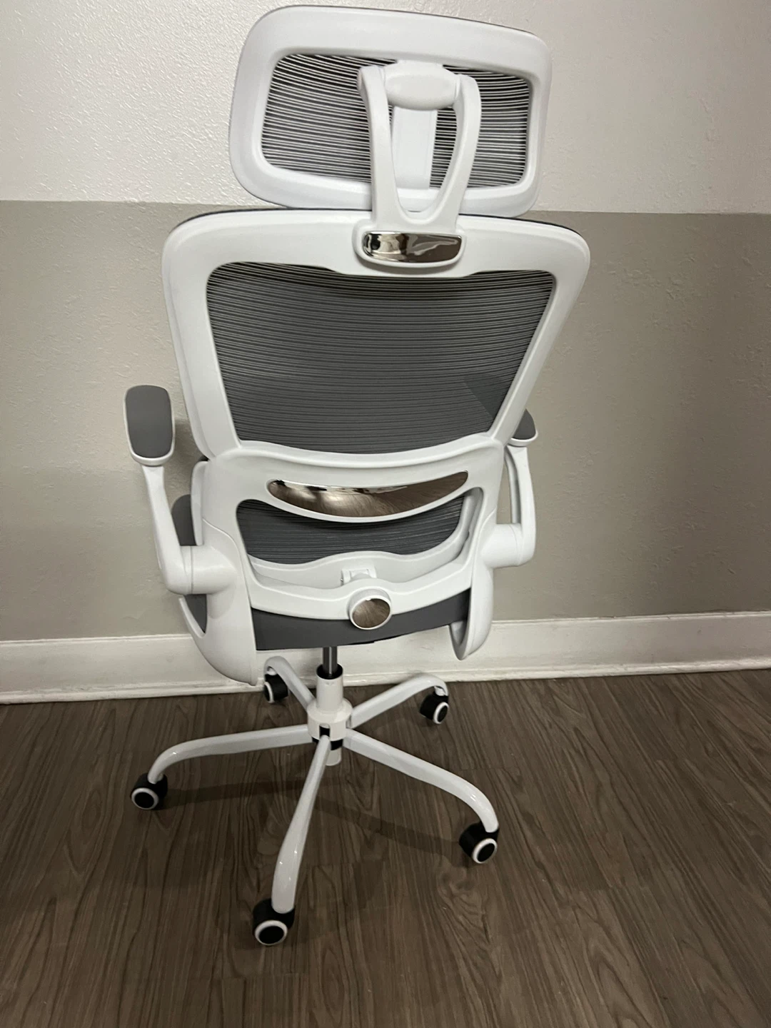 Ergonomic Office Chair - Gray and White - photo 3