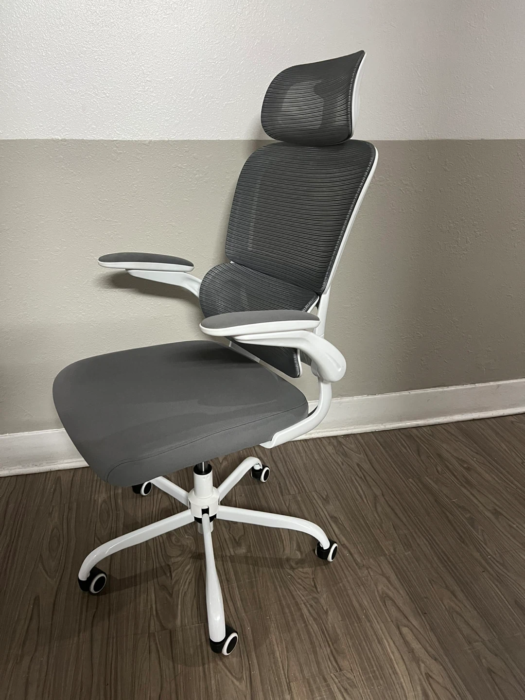 Ergonomic Office Chair - Gray and White - photo 2