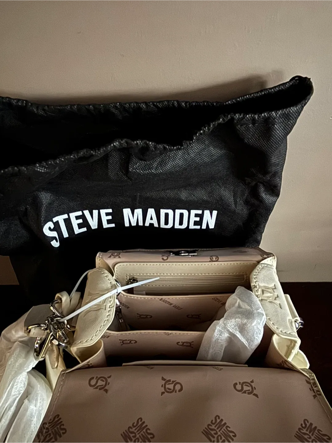 ✨ Brand New Steve Madden Crossbody Bag – Cream / Beige ✨ image indicator(2)