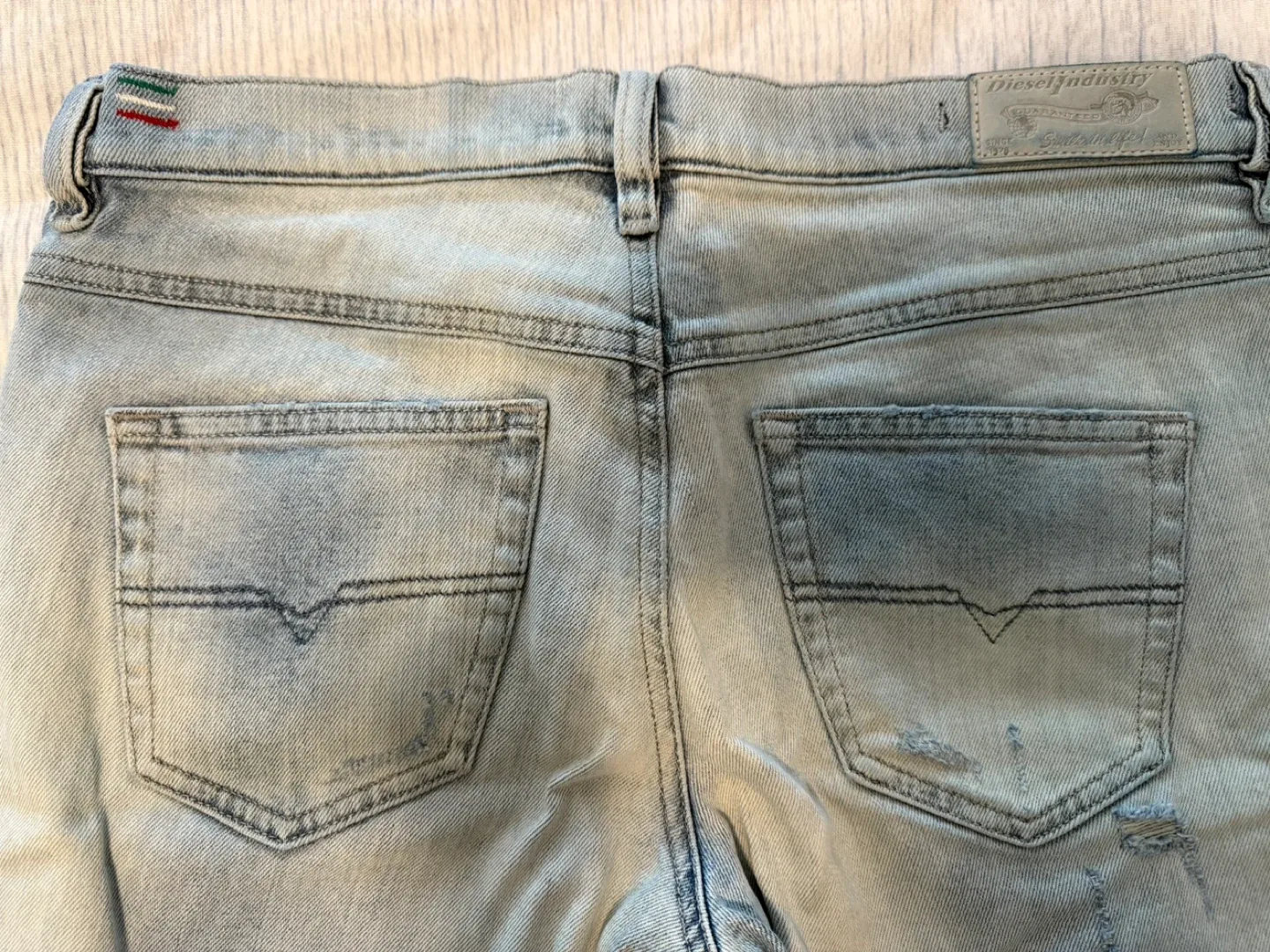 Diesel Belthy-Ankle Jeans W26 L32 image indicator(5)