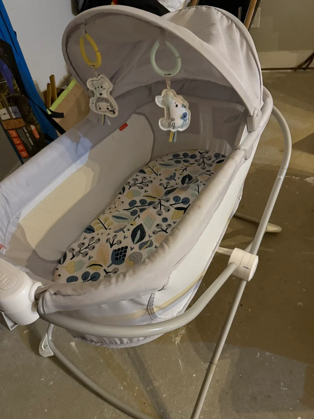 Fisher-Price Auto Rock 'n Play Sleeper image indicator(2)