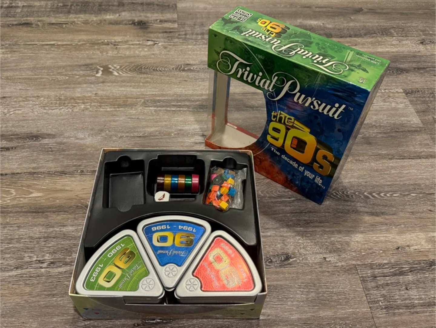 Trivial Pursuit The 90s Edition Board Game image indicator(4)