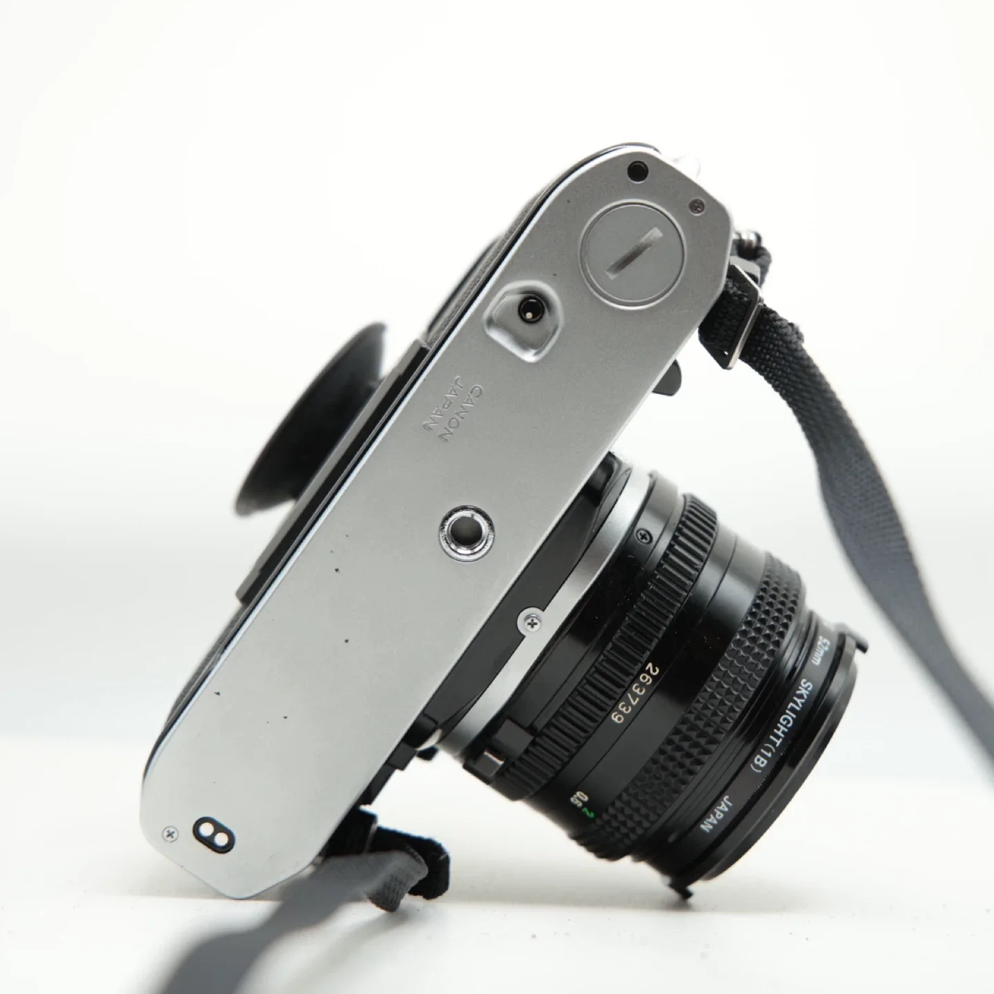 Canon AE-1 Film Camera with FD 50mm  f:1.8 Lens image indicator(3)