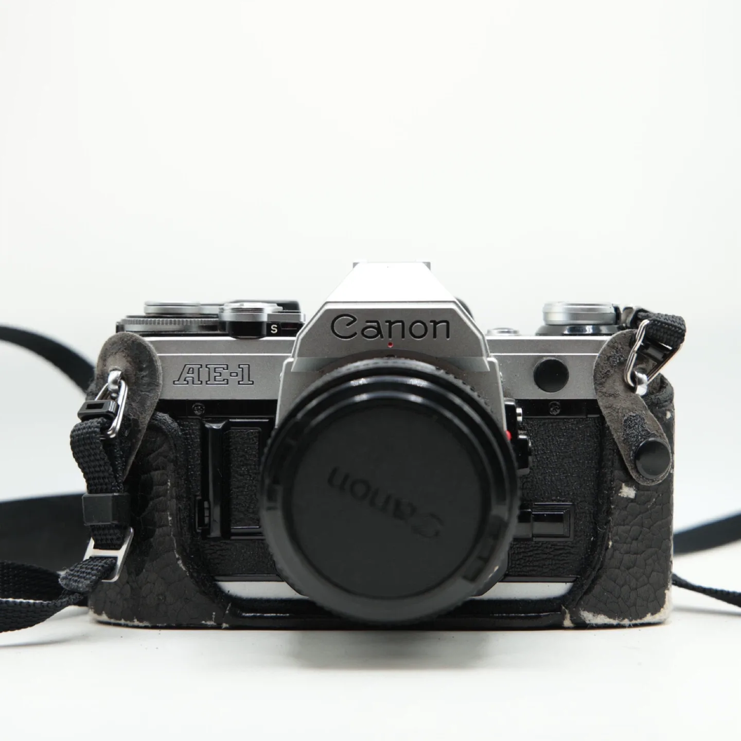 Canon AE-1 Film Camera with FD 50mm  f:1.8 Lens image indicator(5)