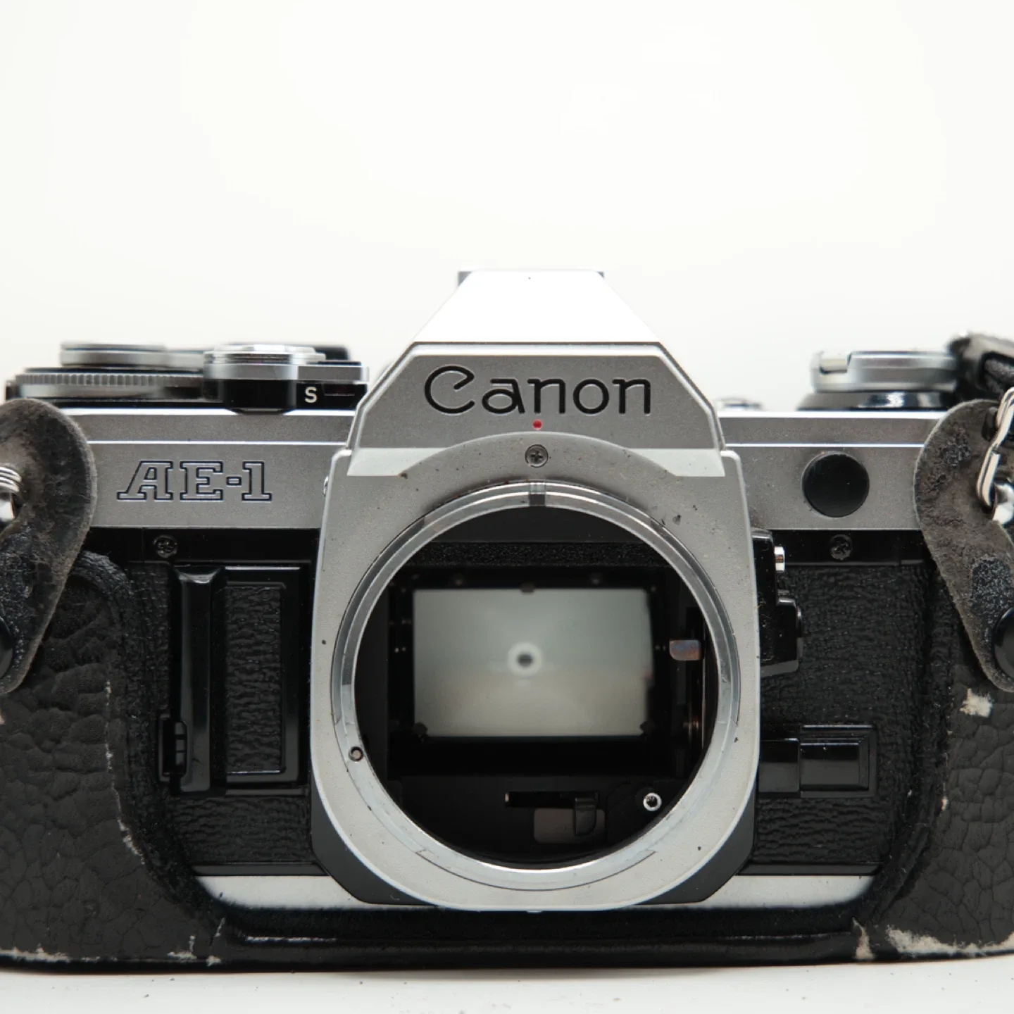 Canon AE-1 Film Camera with FD 50mm  f:1.8 Lens image indicator(8)