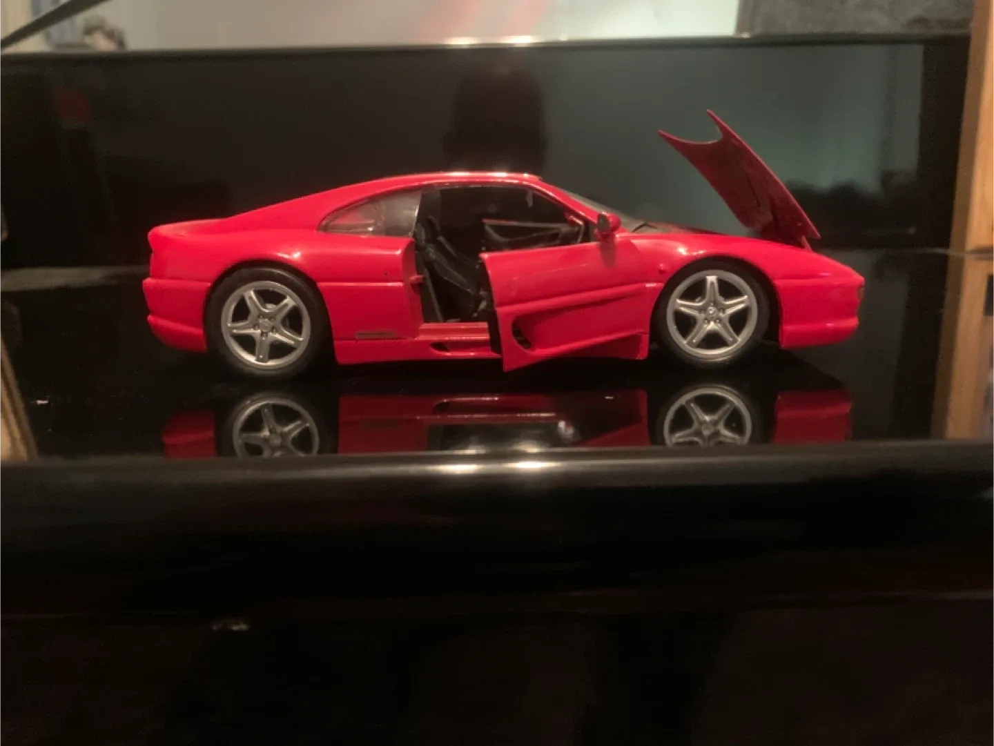 Ferrari F355 Red Diecast Model Car image indicator(4)