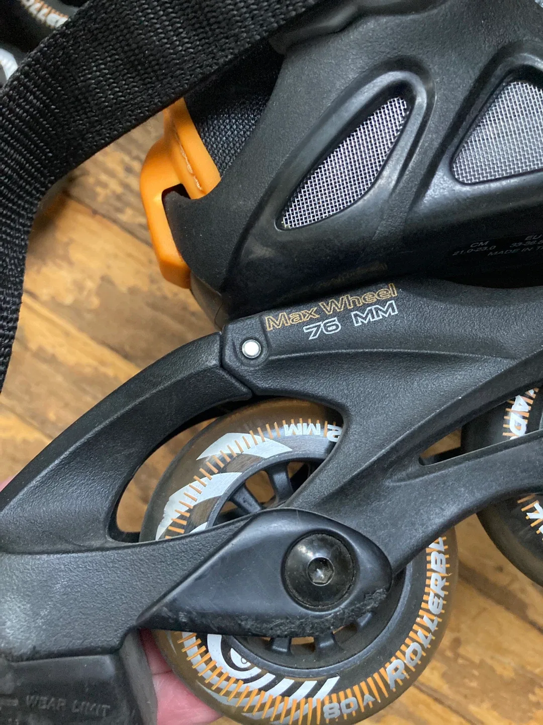 Rollerblade Adjustable Inline Skates Youth Size 2-5 US image indicator(2)