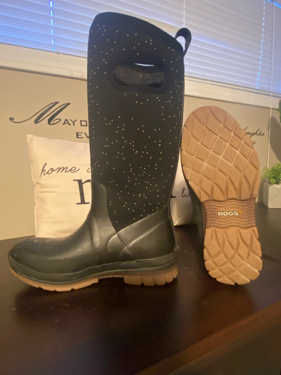 Bogs Women's winter Boots, Size 6