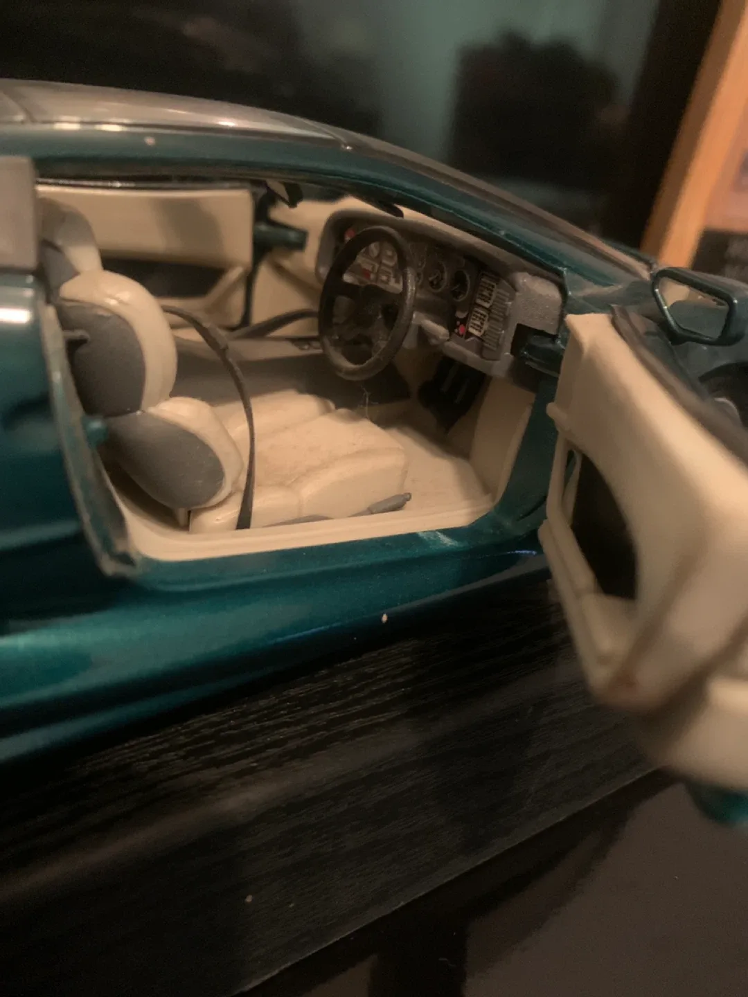 Maisto Jaguar XJ220 (1992) Diecast Model Car image indicator(5)