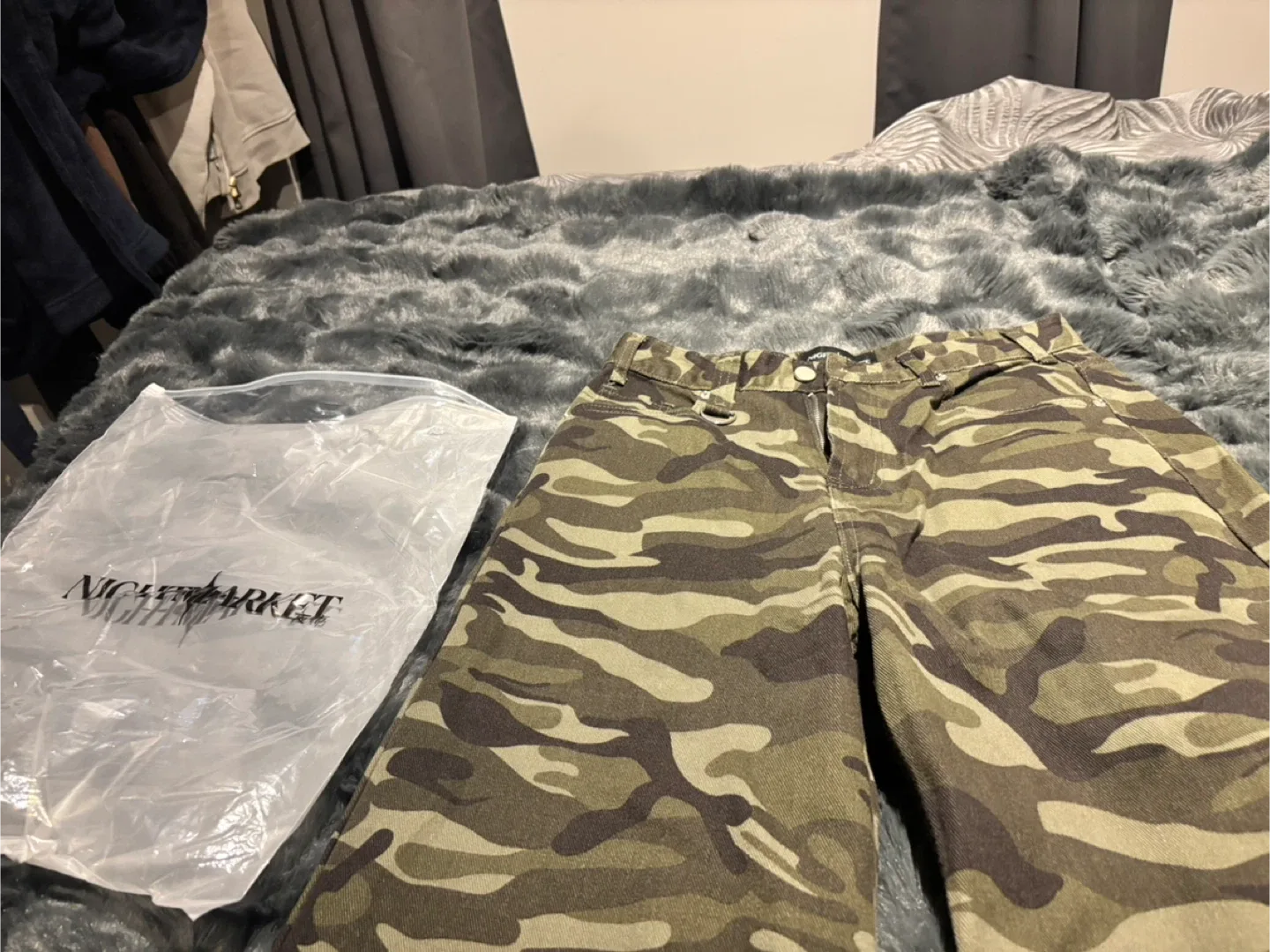 Night market camo pants brand new medium image indicator(2)