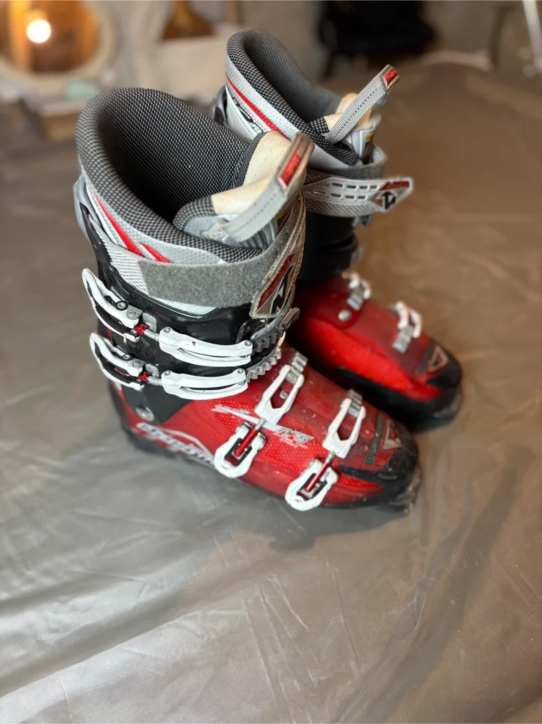 Nordica X-90 Ski Boots Size 10 - Red/Black image indicator(4)