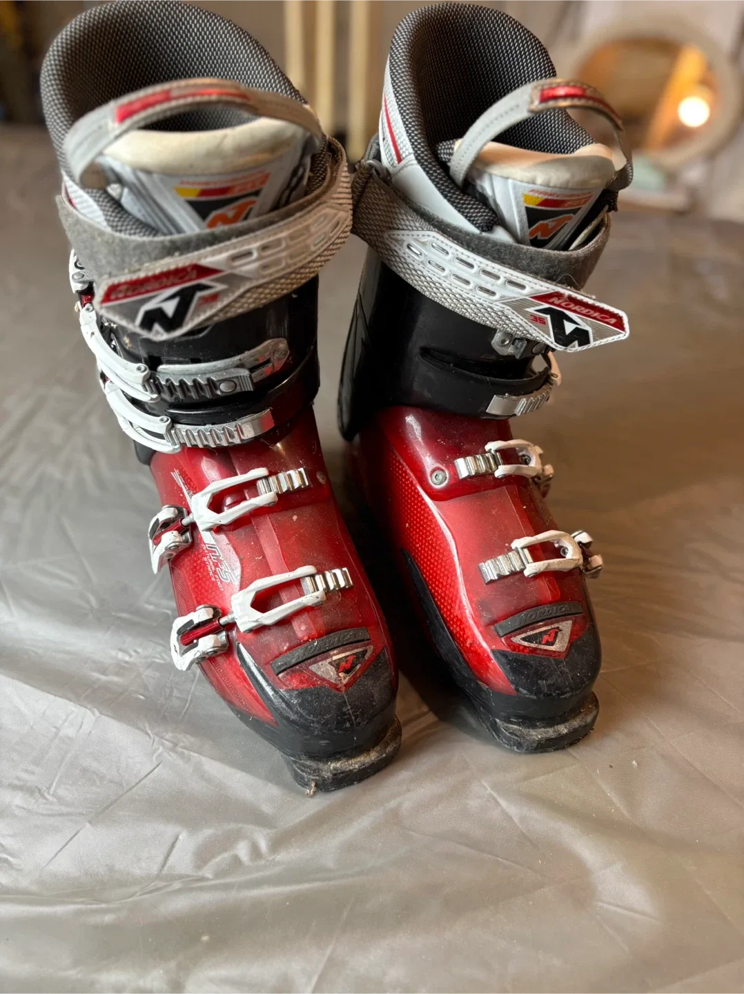Nordica X-90 Ski Boots Size 10 - Red/Black image indicator(2)