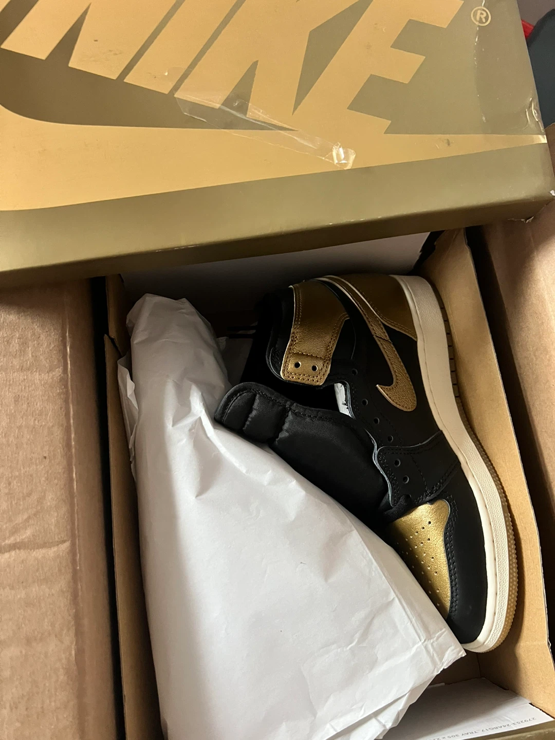 Nike Air Jordan 1 Retro High OG Black/Metallic Gold - photo 5