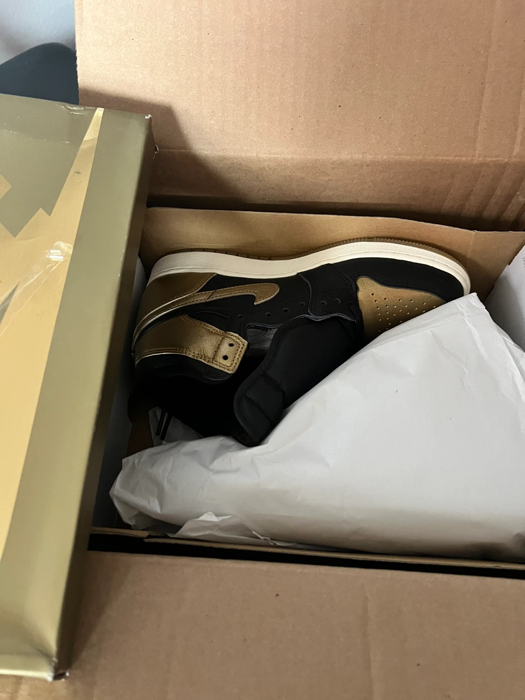 Nike Air Jordan 1 Retro High OG Black/Metallic Gold - photo 4