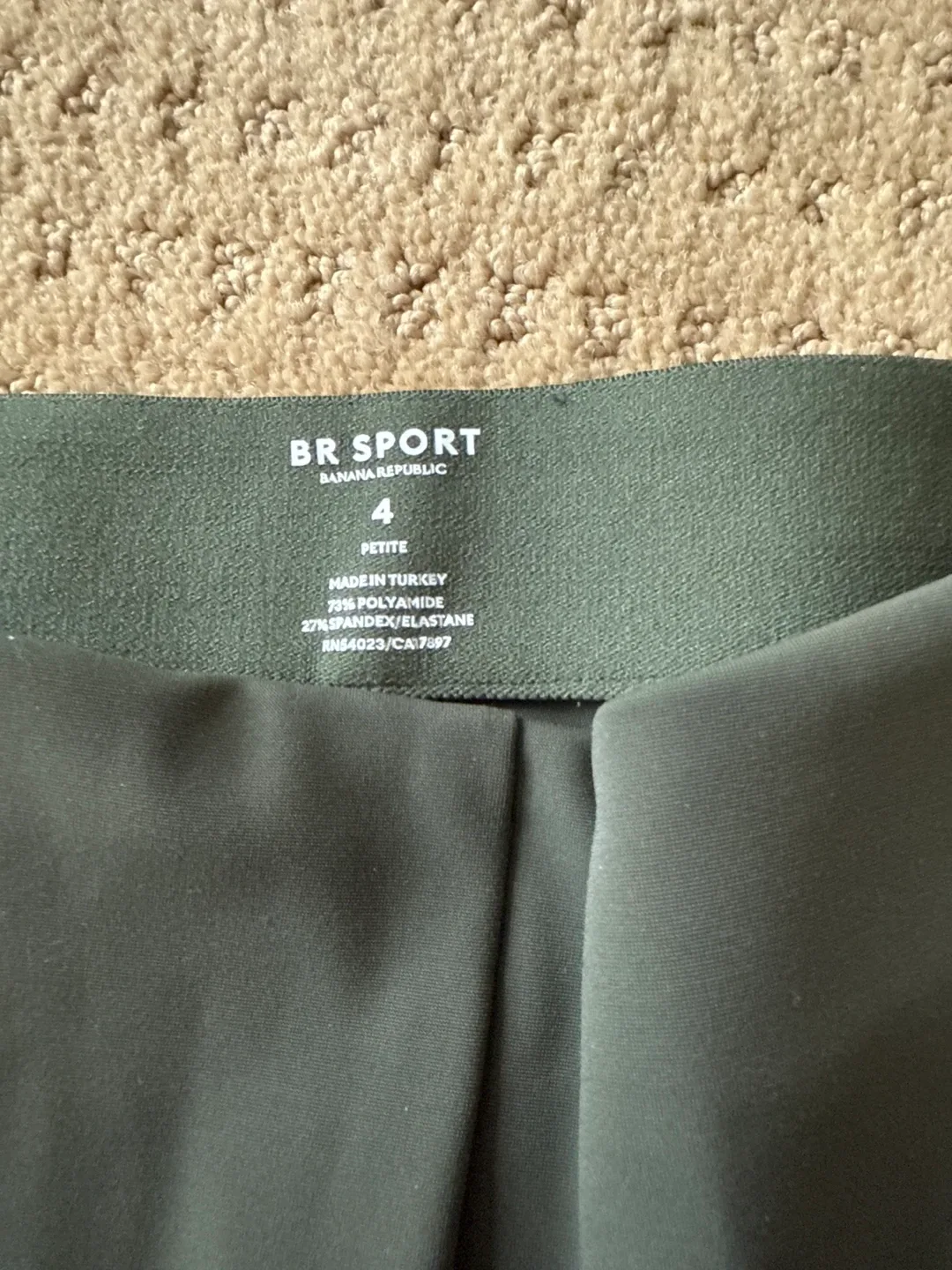 New Banana Republic BR Sport Petite Pants Size 4 image indicator(2)