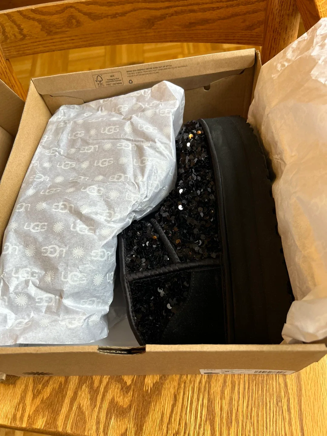 UGG W Ultra Mini Chunky Sequin Black US 8 image indicator(2)