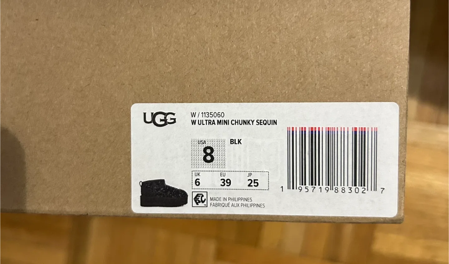 UGG W Ultra Mini Chunky Sequin Black US 8 image indicator(3)