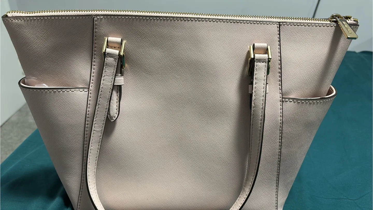 Michael Kors Pink Tote Bag image indicator(2)