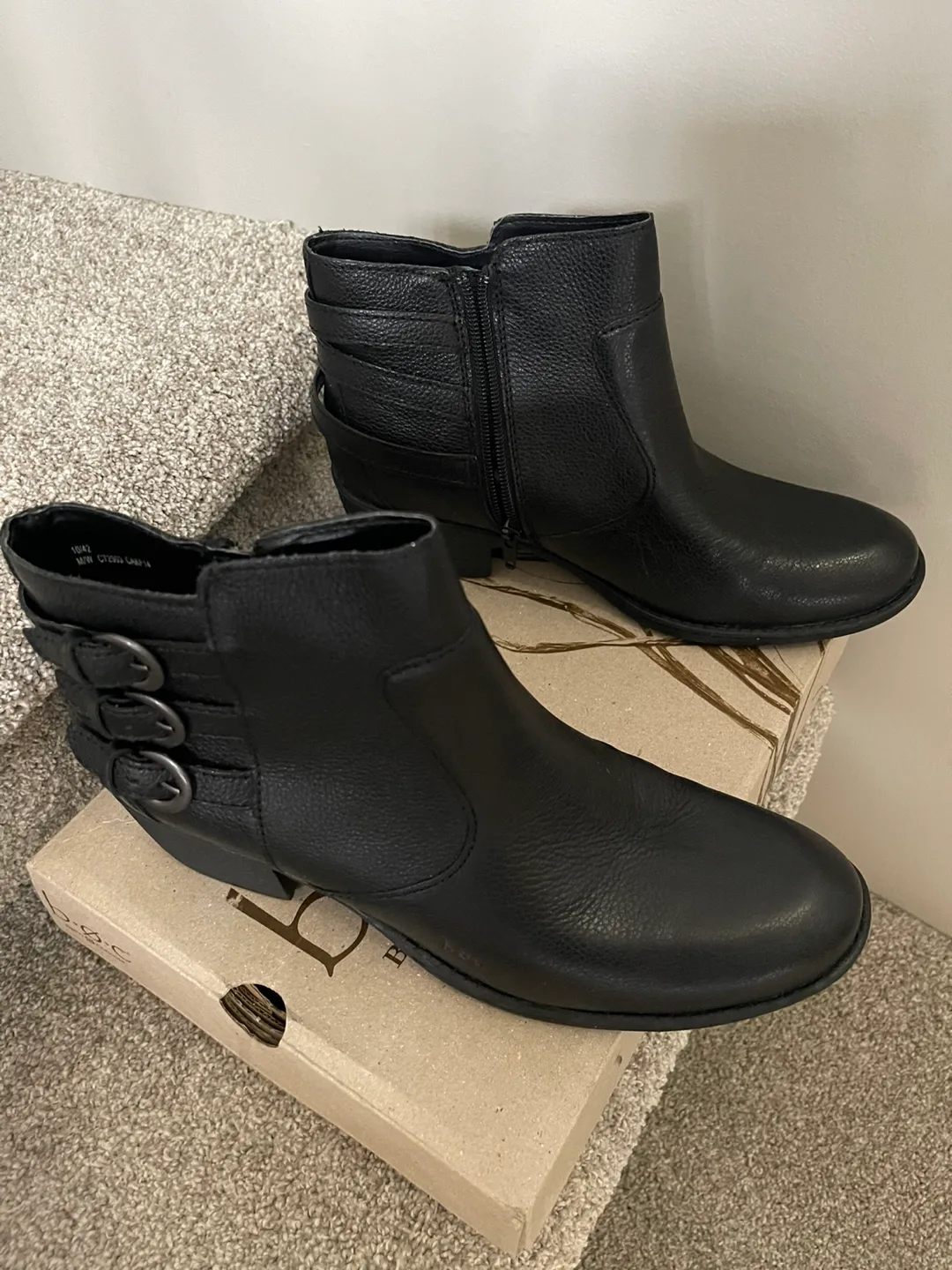 NEVER WORN BOC Black Ankle Boots Size 10 M/W image indicator(2)