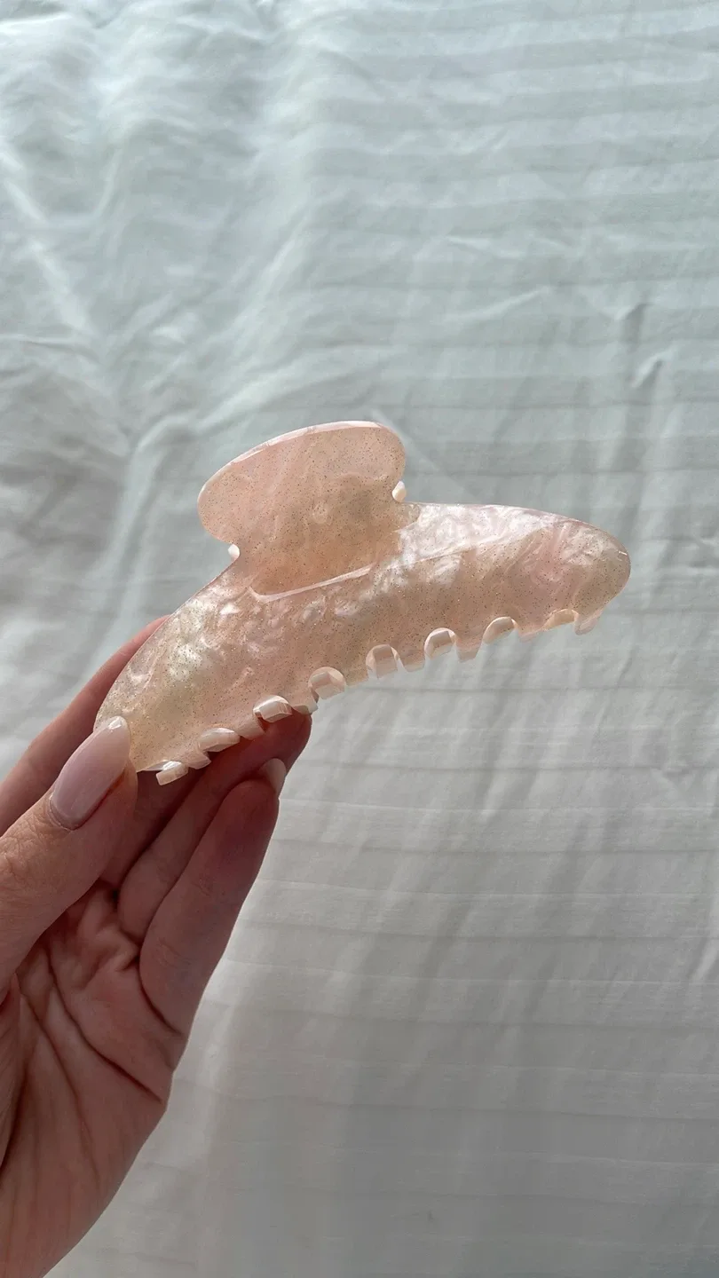 Pink Marble Hair Claw Clip image indicator(3)