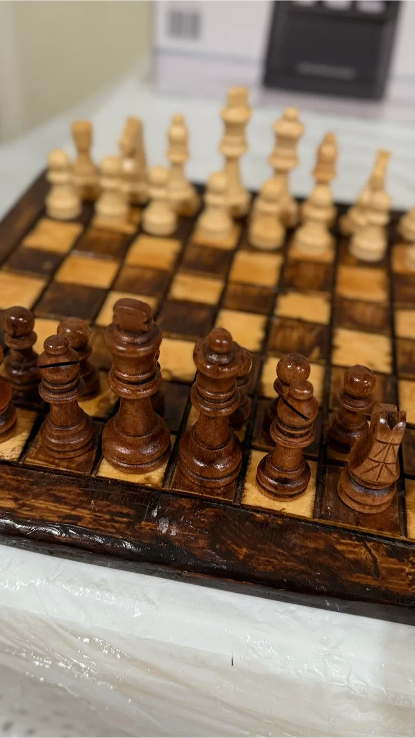 Wooden Chess Set image indicator(3)