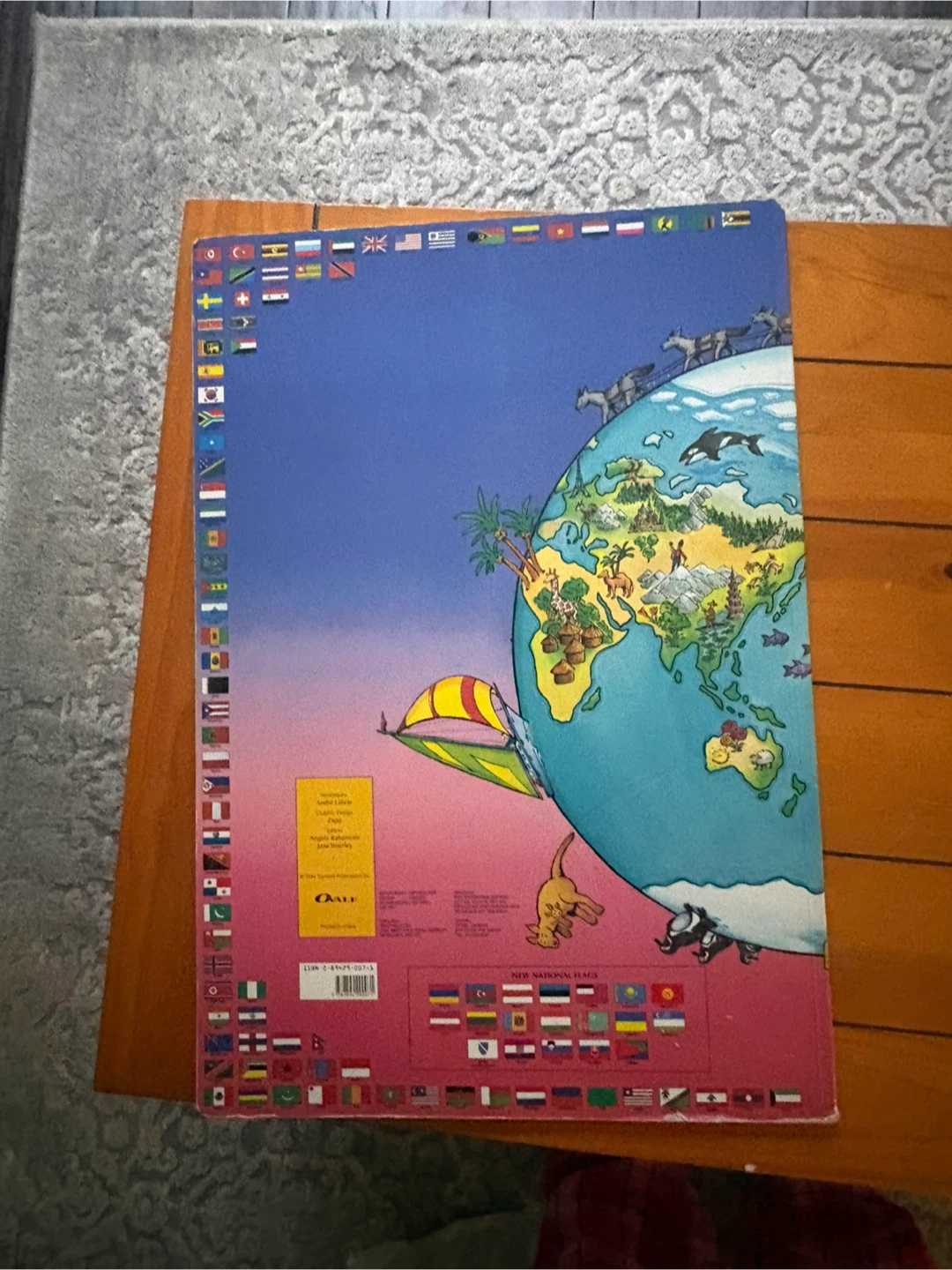 It's a Big Big World Atlas - photo 3