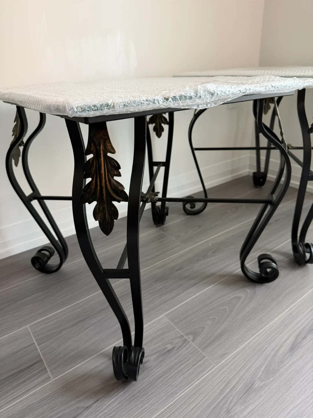 Italian Glass Table Set image indicator(4)