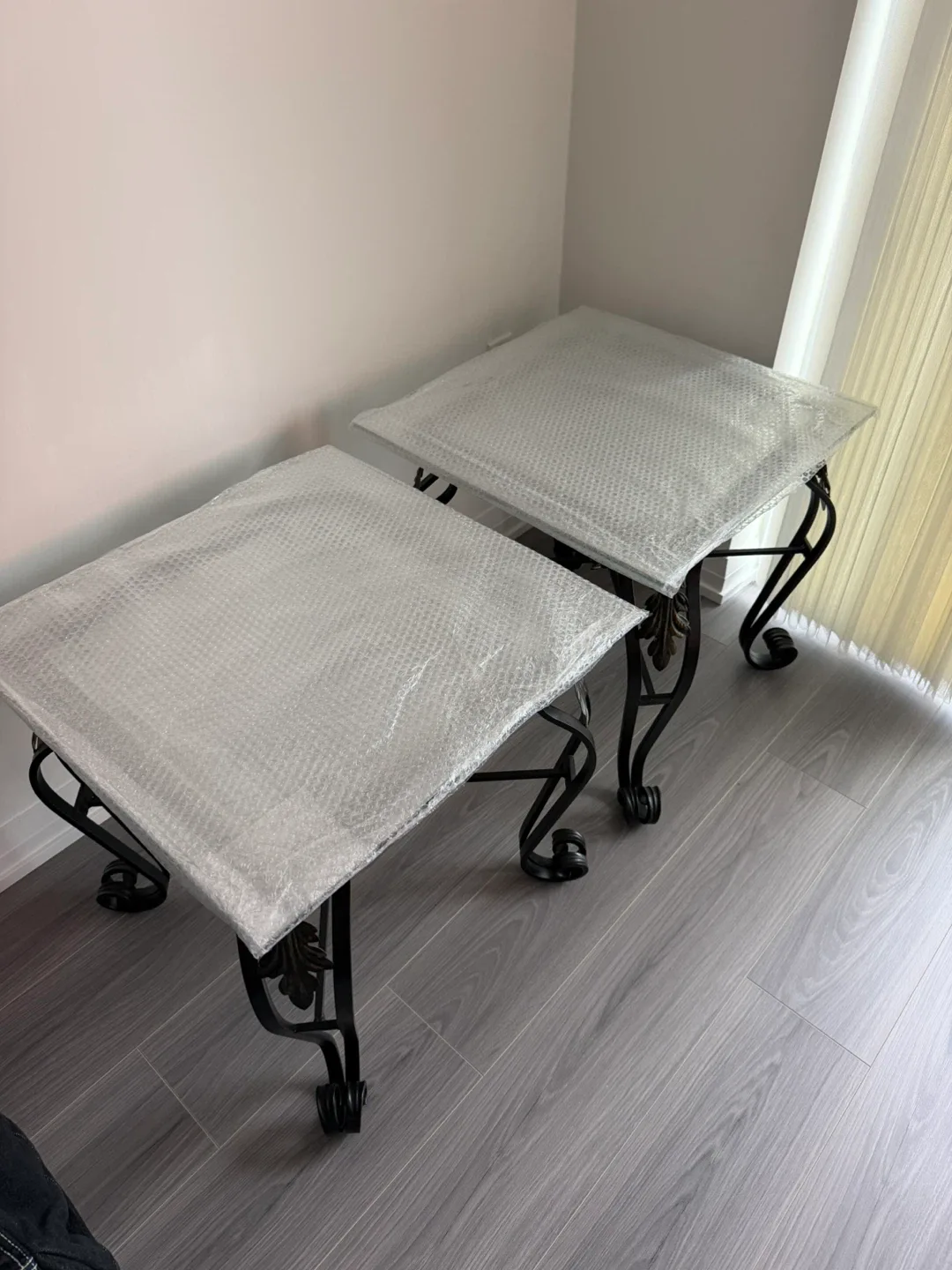 Italian Glass Table Set image indicator(5)