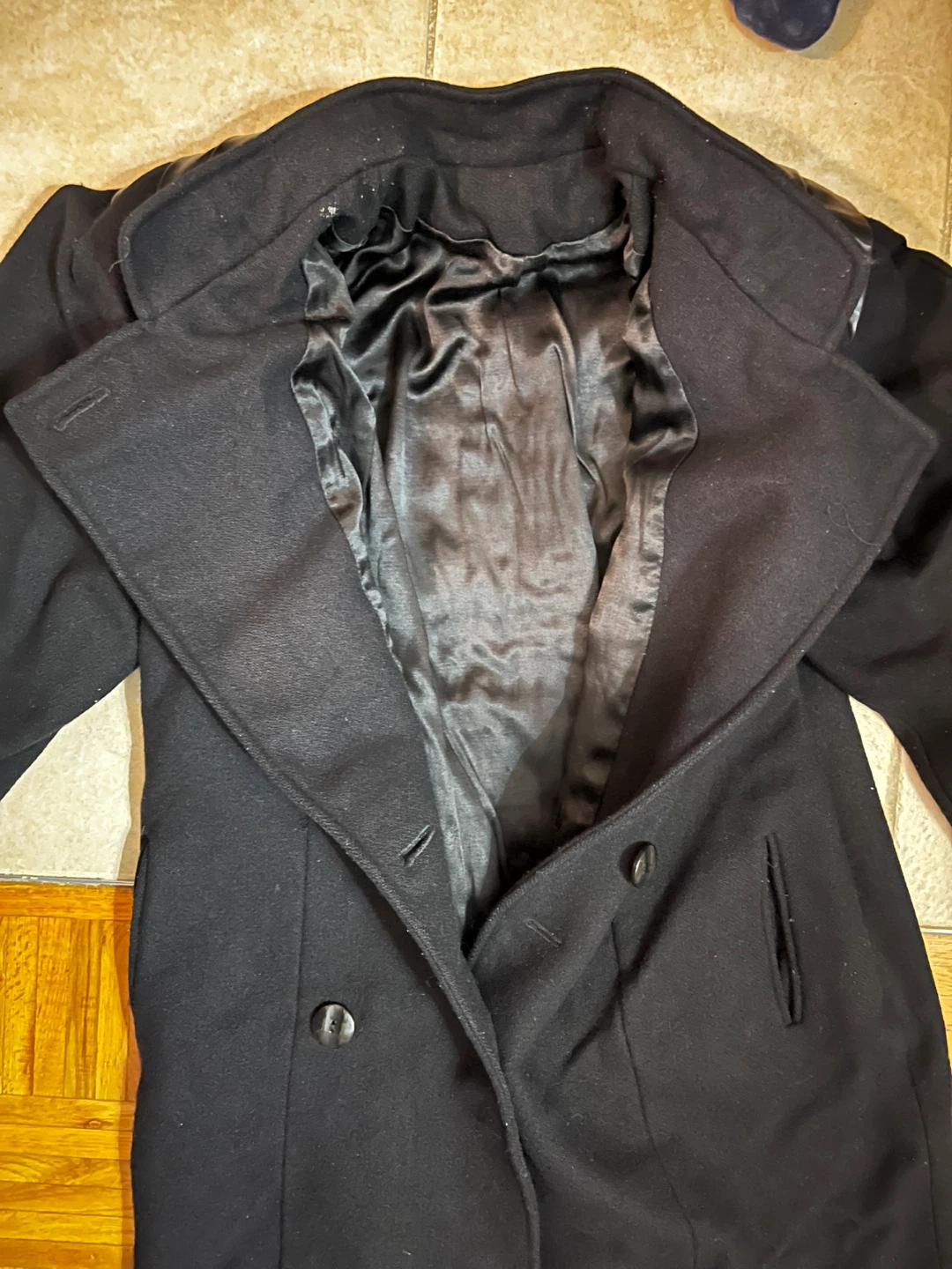 Black Wool Coat with detailings on shoulders - photo 3