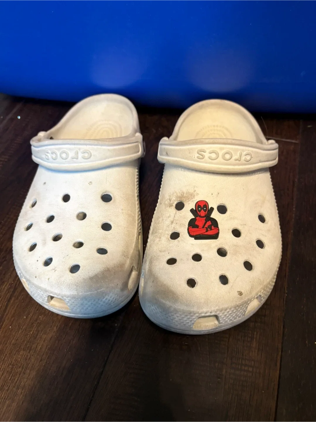 Crocs Classic Clogs - Size J5