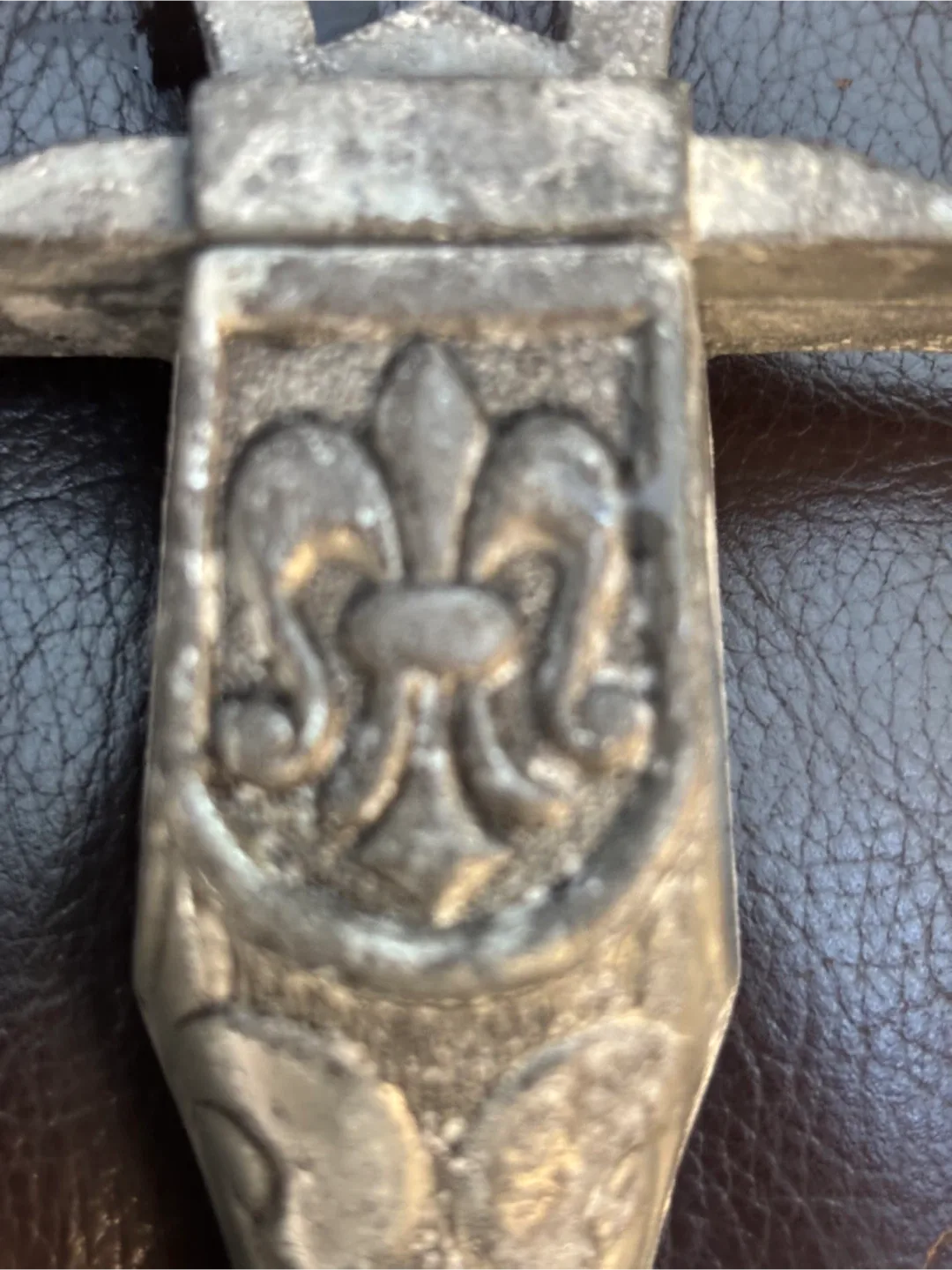 Vintage Decorative Metal Cross image indicator(4)